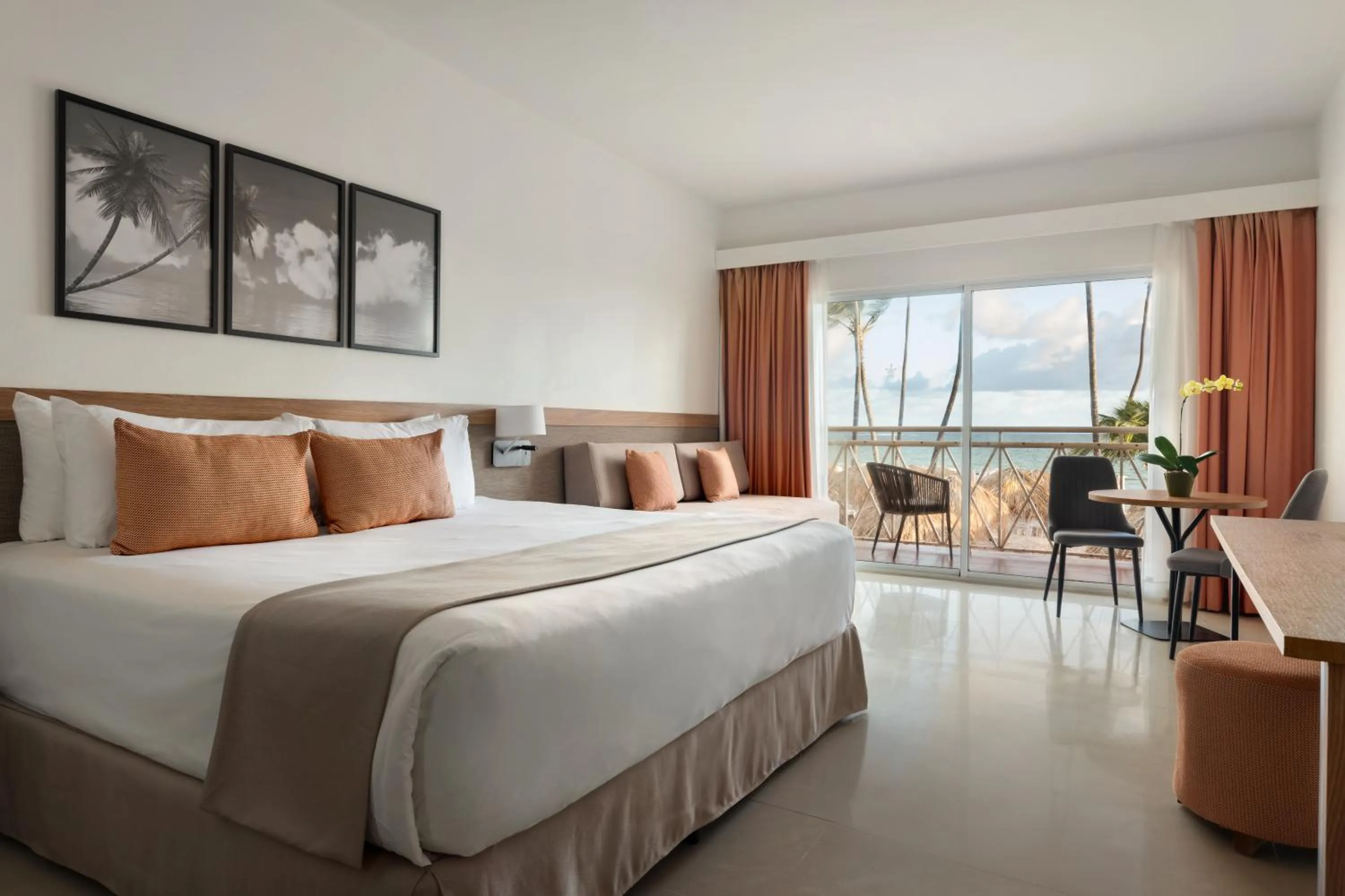Sun Club Junior Suite Ocean Front King in Sunscape Coco Punta Cana - All Inclusive