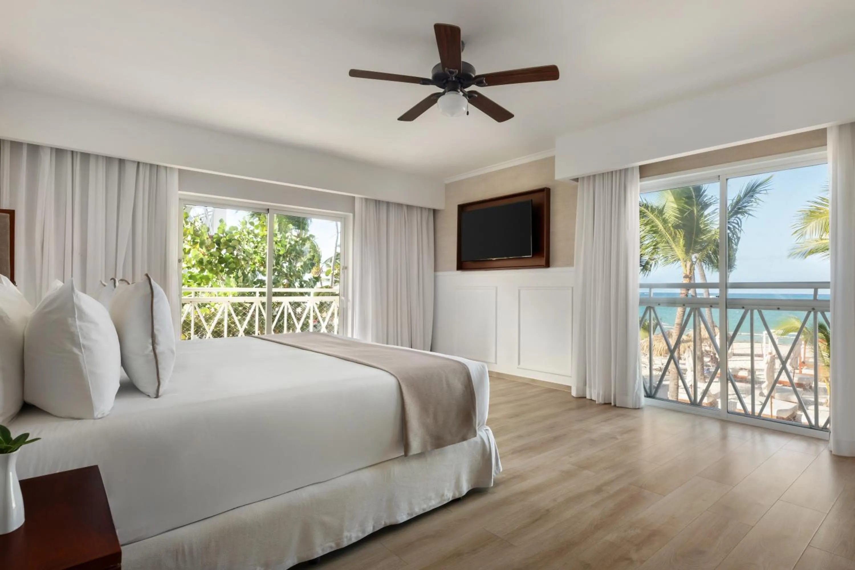 Sun Club 2 bedroom Family Suite Ocean Front in Sunscape Coco Punta Cana - All Inclusive