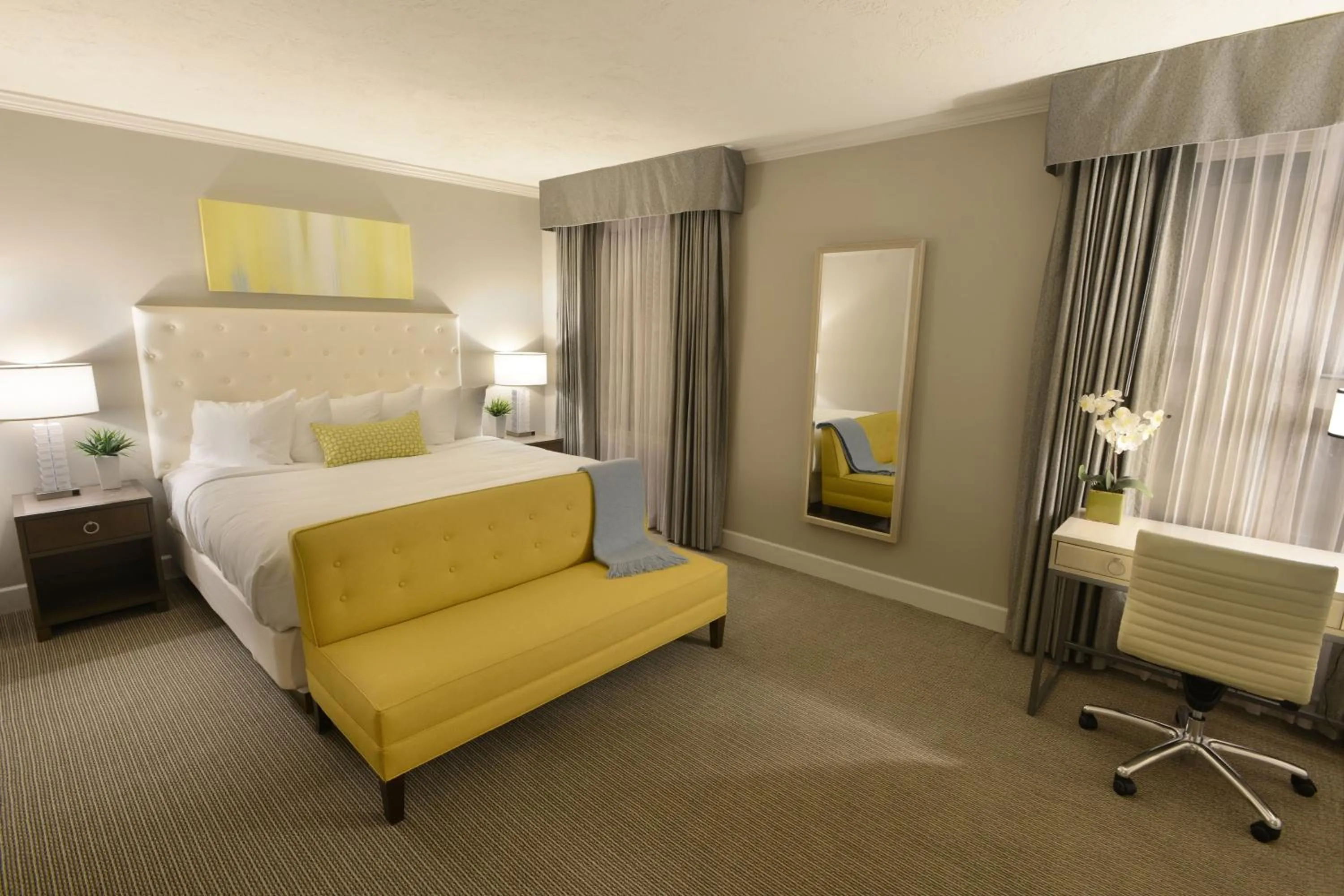 Deluxe Room, Larger Guest room, 1 King in Magnolia Hotel St. Louis, a Tribute Portfolio Hotel