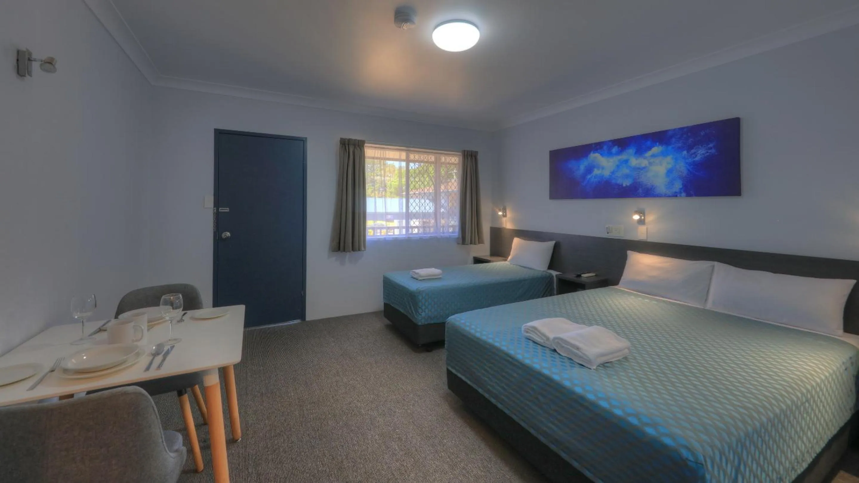 Standard Queen & Single in Grafton Central Motel