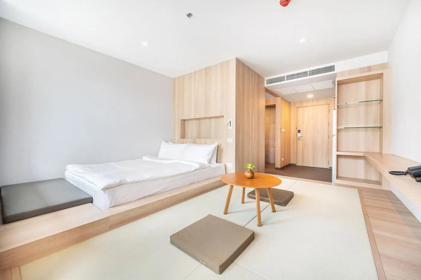 Studio in LiveZen Bangkok Sukhumvit