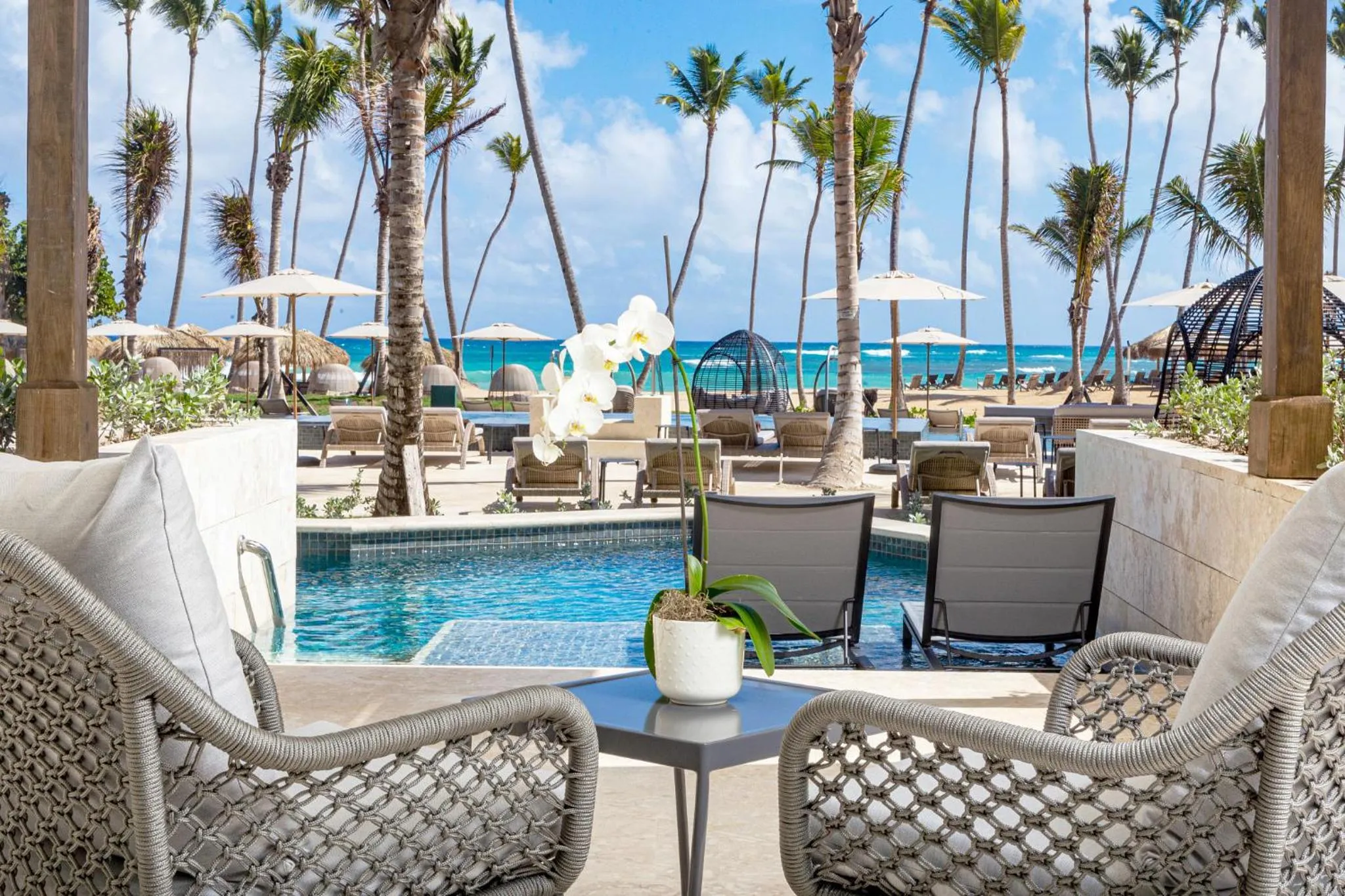 Preferred Club Jr. Suite Ocean Front  Swim Out King - single occupancy in Secrets Tides Punta Cana - All Inclusive