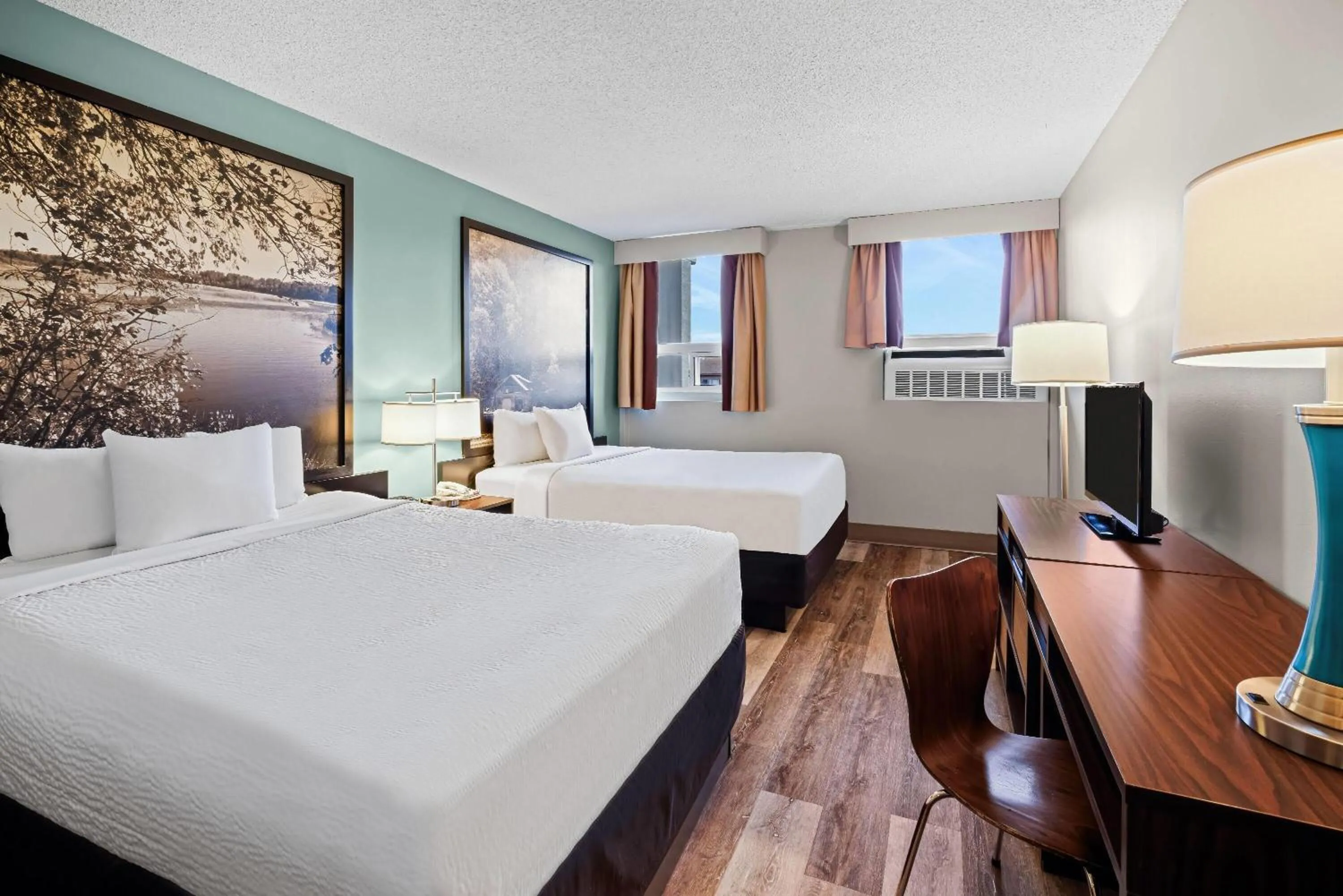 Queen Room with Two Queen Beds - Non-Smoking in Super 8 by Wyndham Thunder Bay