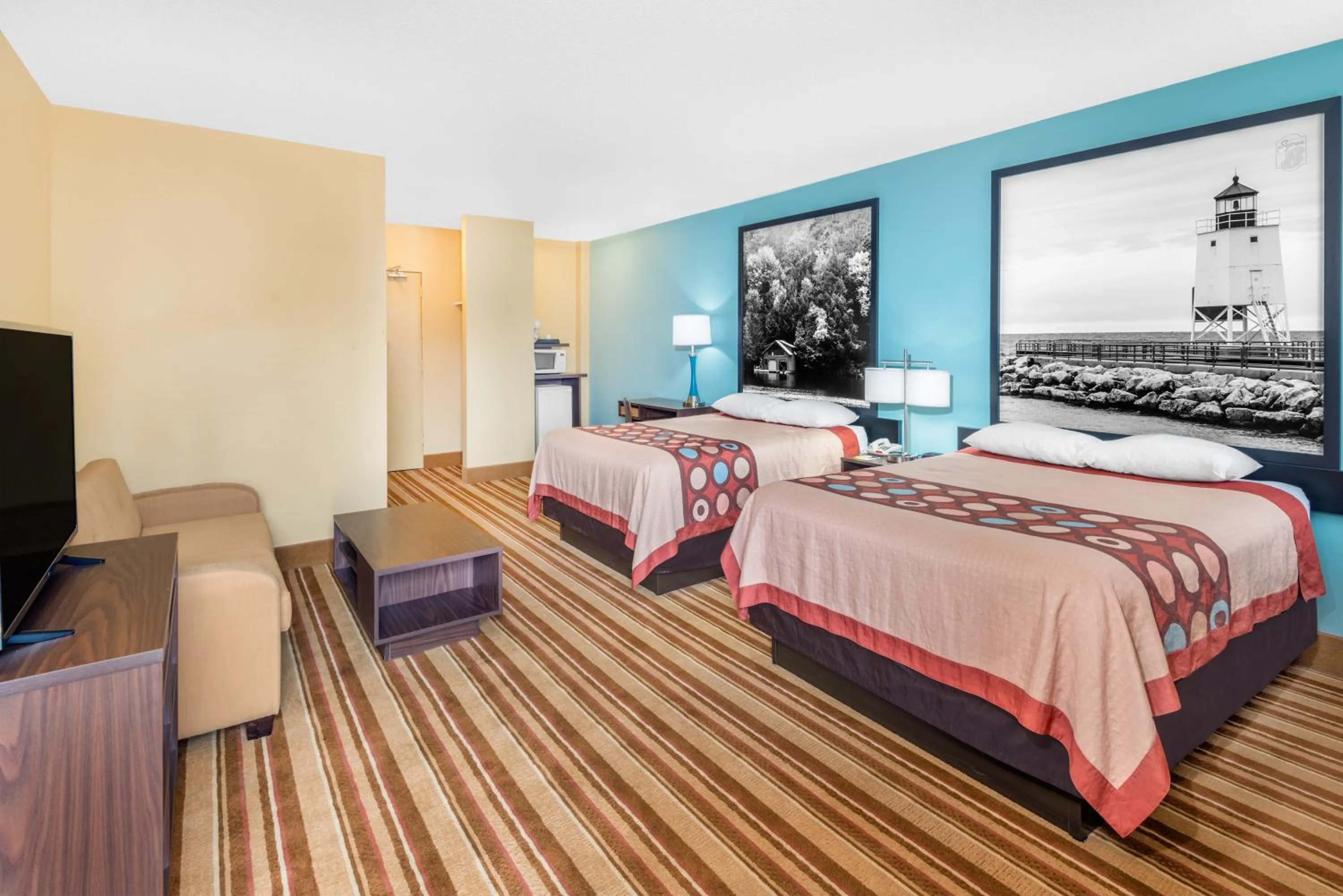 Queen Studio Suite with Two Queen Beds - Ground Floor/Non-Smoking in Super 8 by Wyndham Thunder Bay