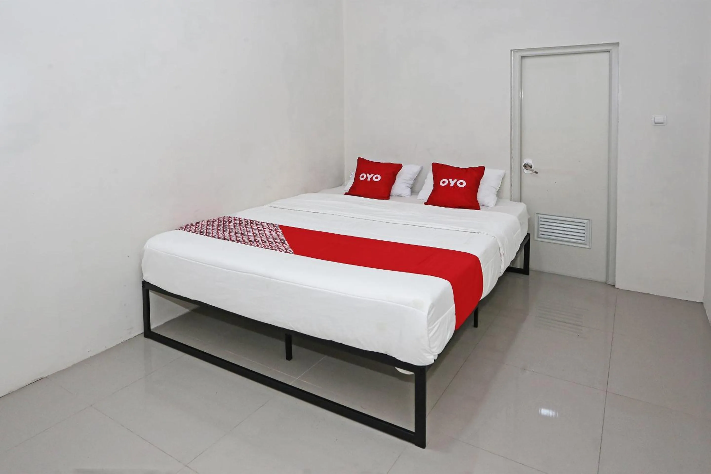 Standard Double Room in Hotel O Tjokro 3