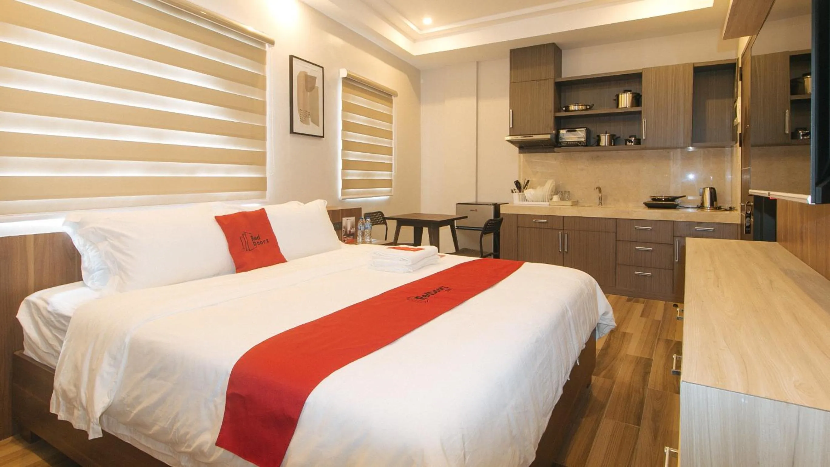 Standard Double Room in RedDoorz Plus @ Bez Tower and Residences San Juan