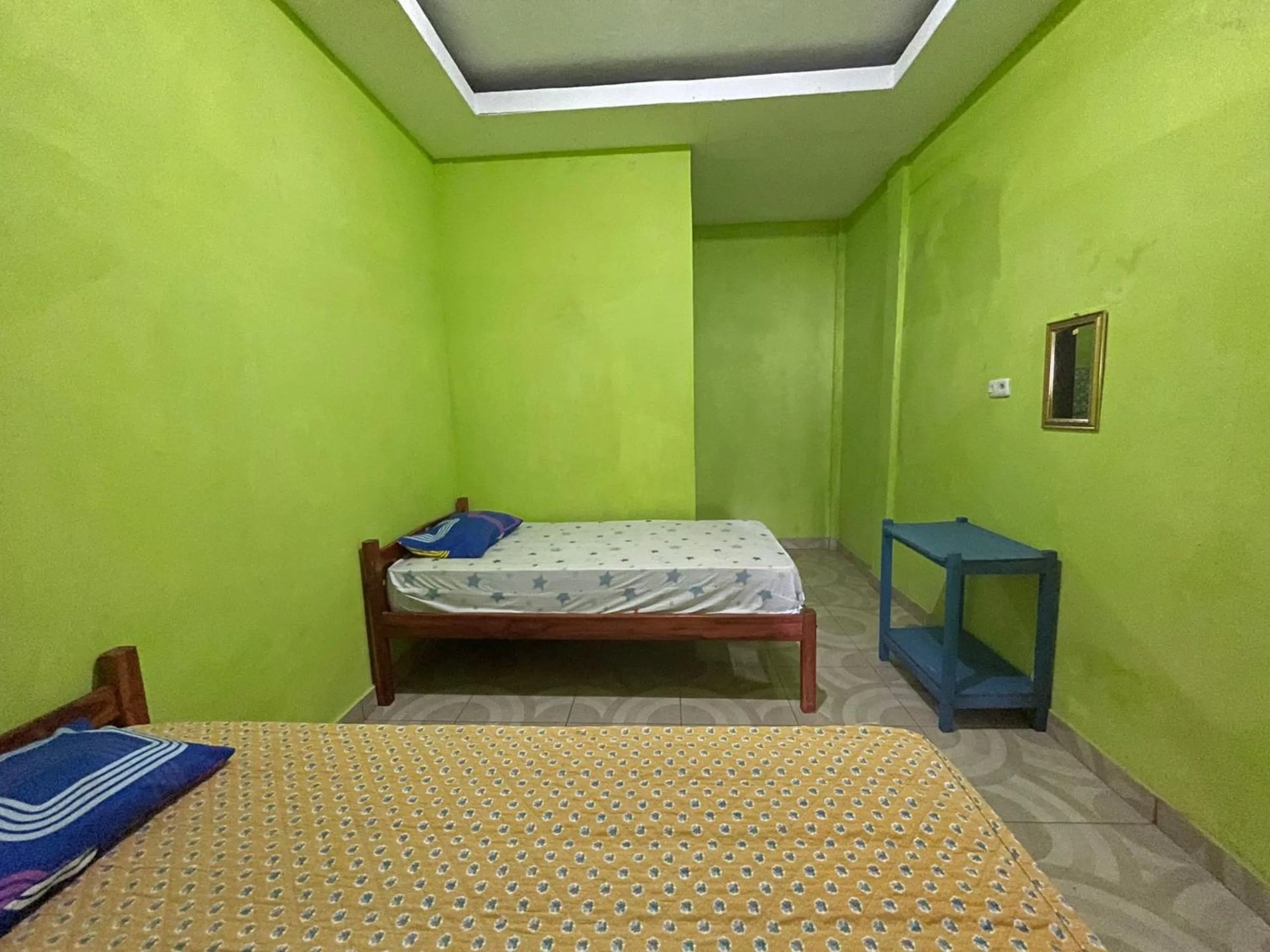 Small Twin Room in Hotel O Penginapan Asoka Indah Near PT. PLN (persero) Gardu Induk Barru