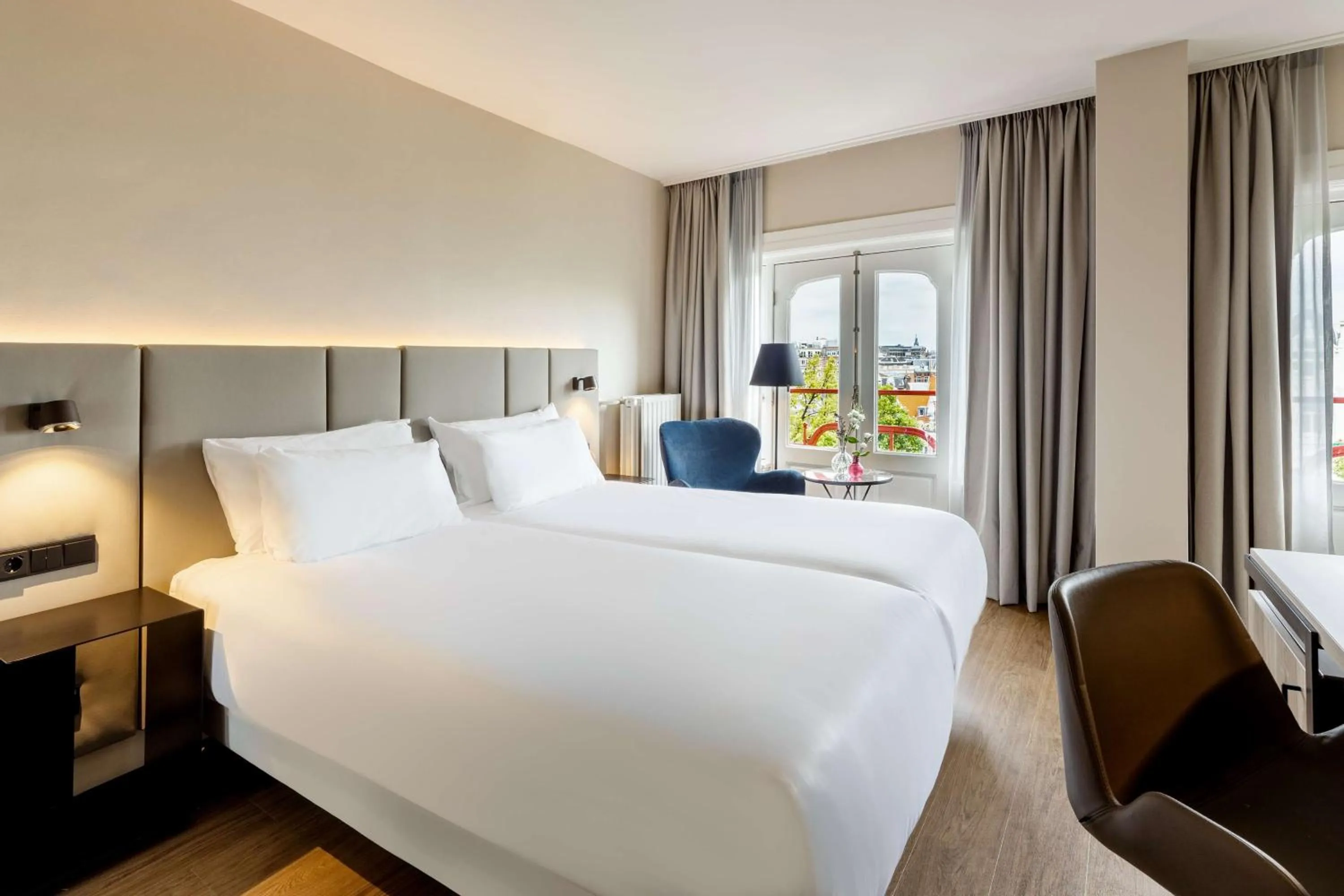 Superior Double or Twin Room in NH Amsterdam Schiller