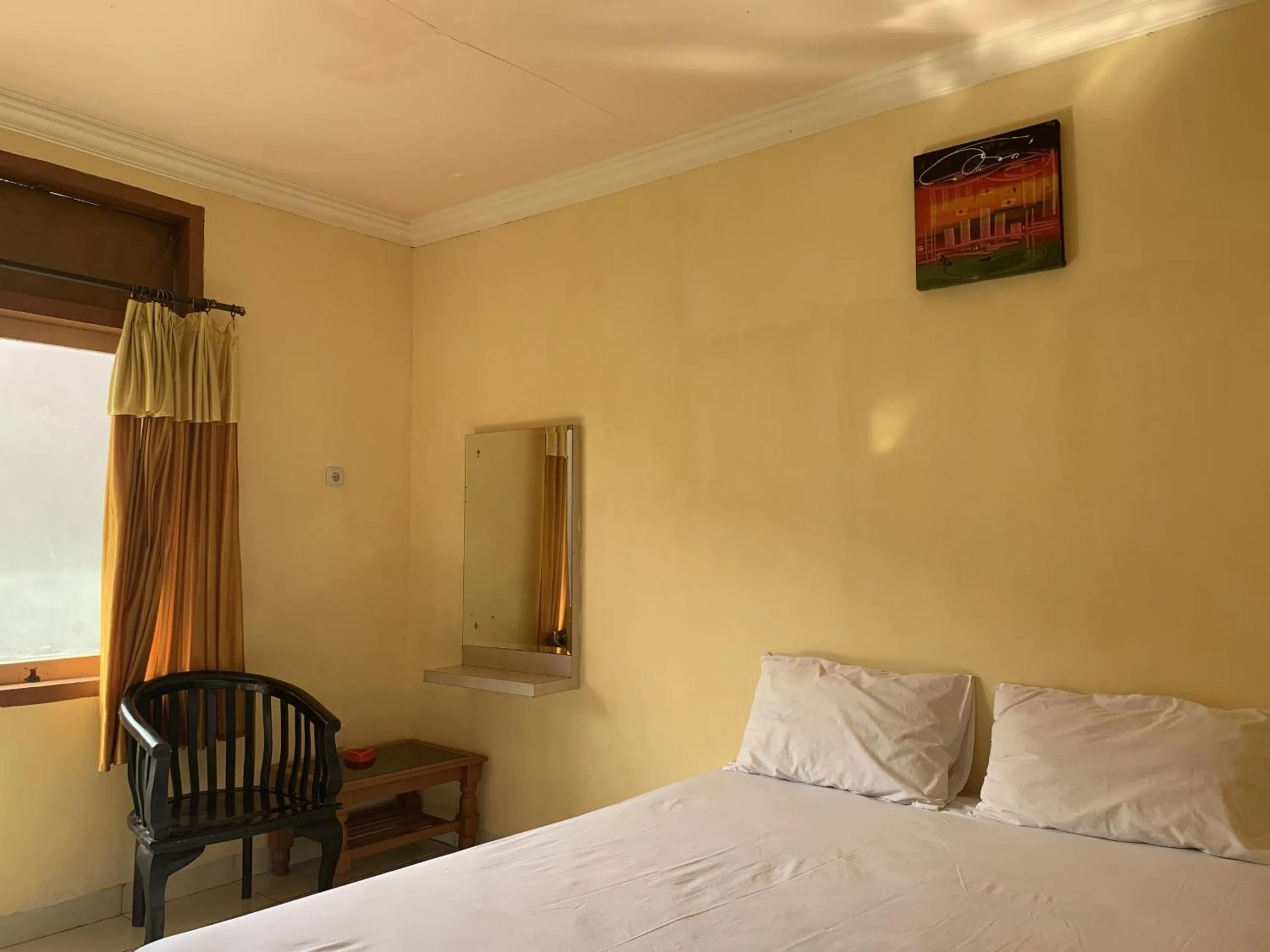 Standard Double Room in Hotel O Wisma Phinisi Syariah Near Mall of Pinrang Sejahtera