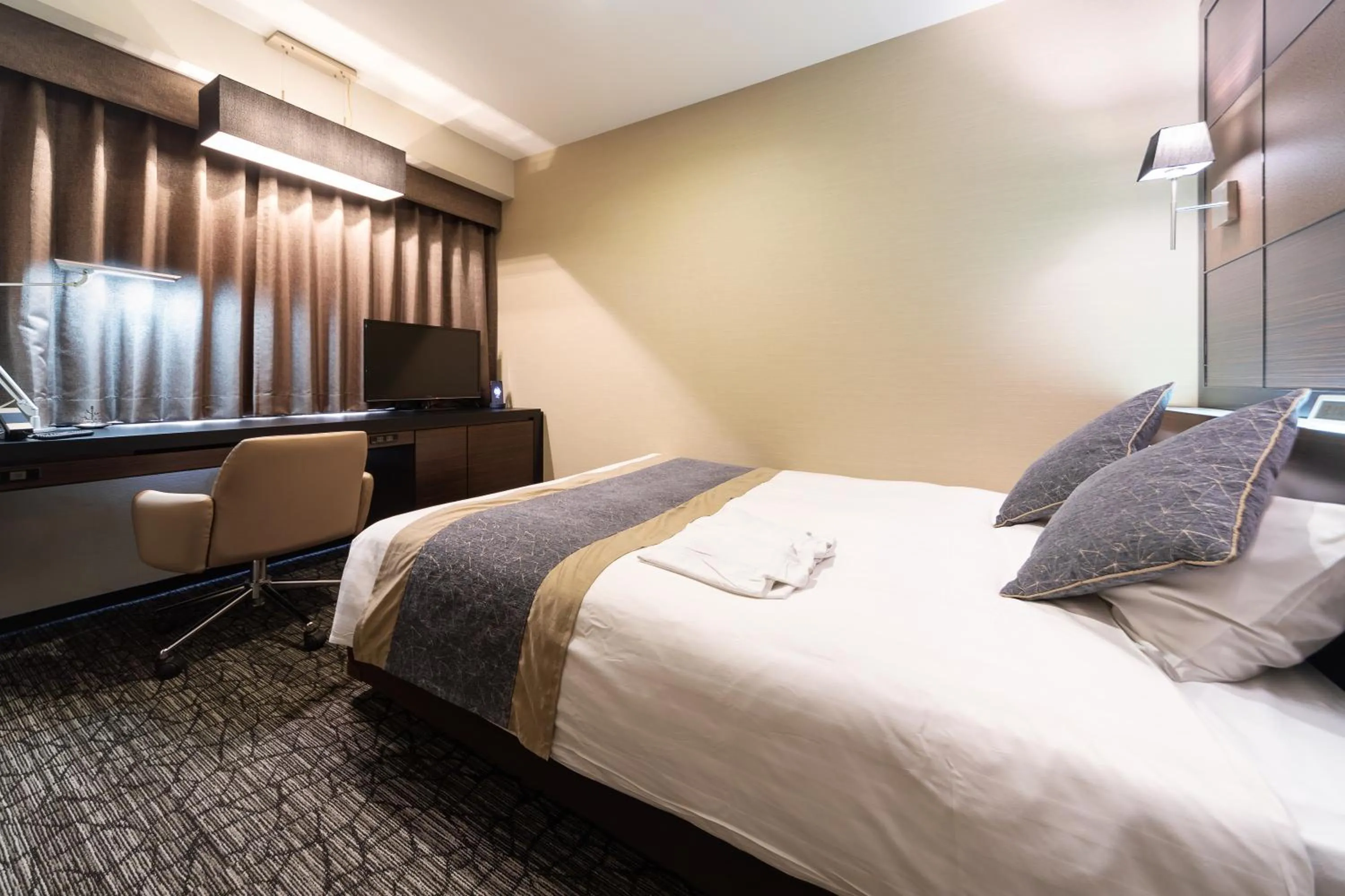 Deluxe Double Room - Smoking in Hotel Wing International Premium Tokyo Yotsuya