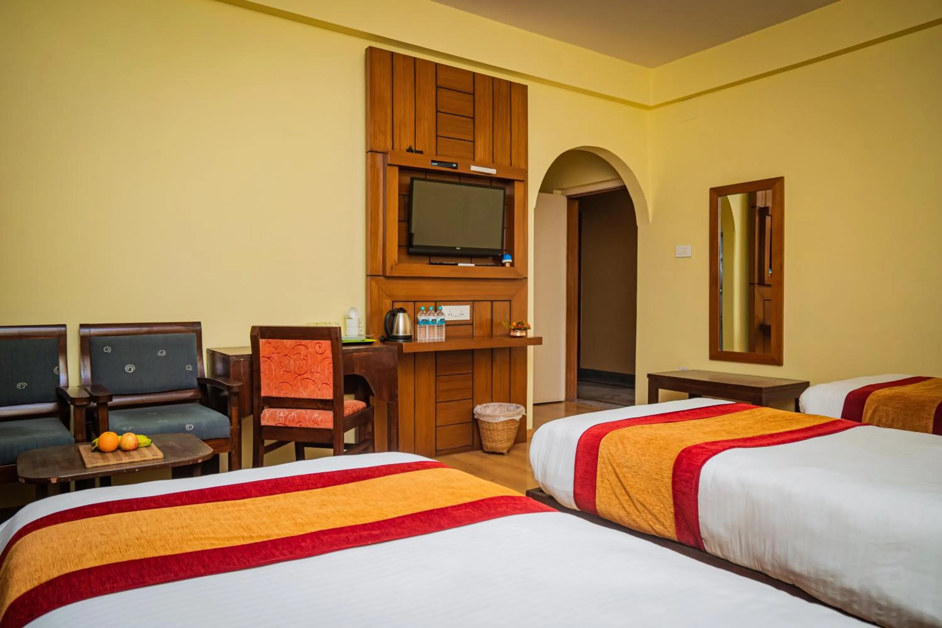 Deluxe Triple Room in Hotel Crown Himalayas