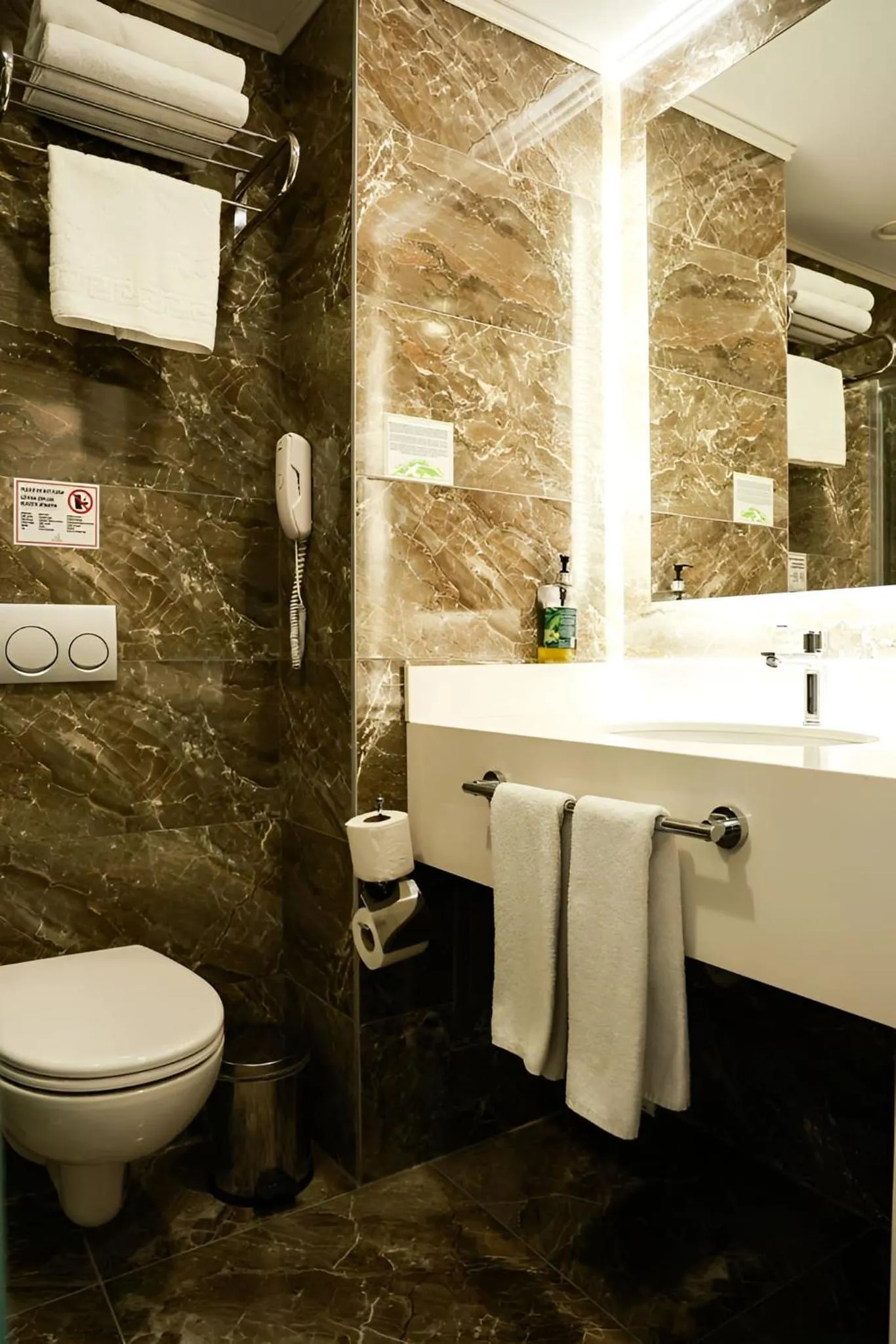 Comfort Double or Twin Room in Mia Berre Hotels