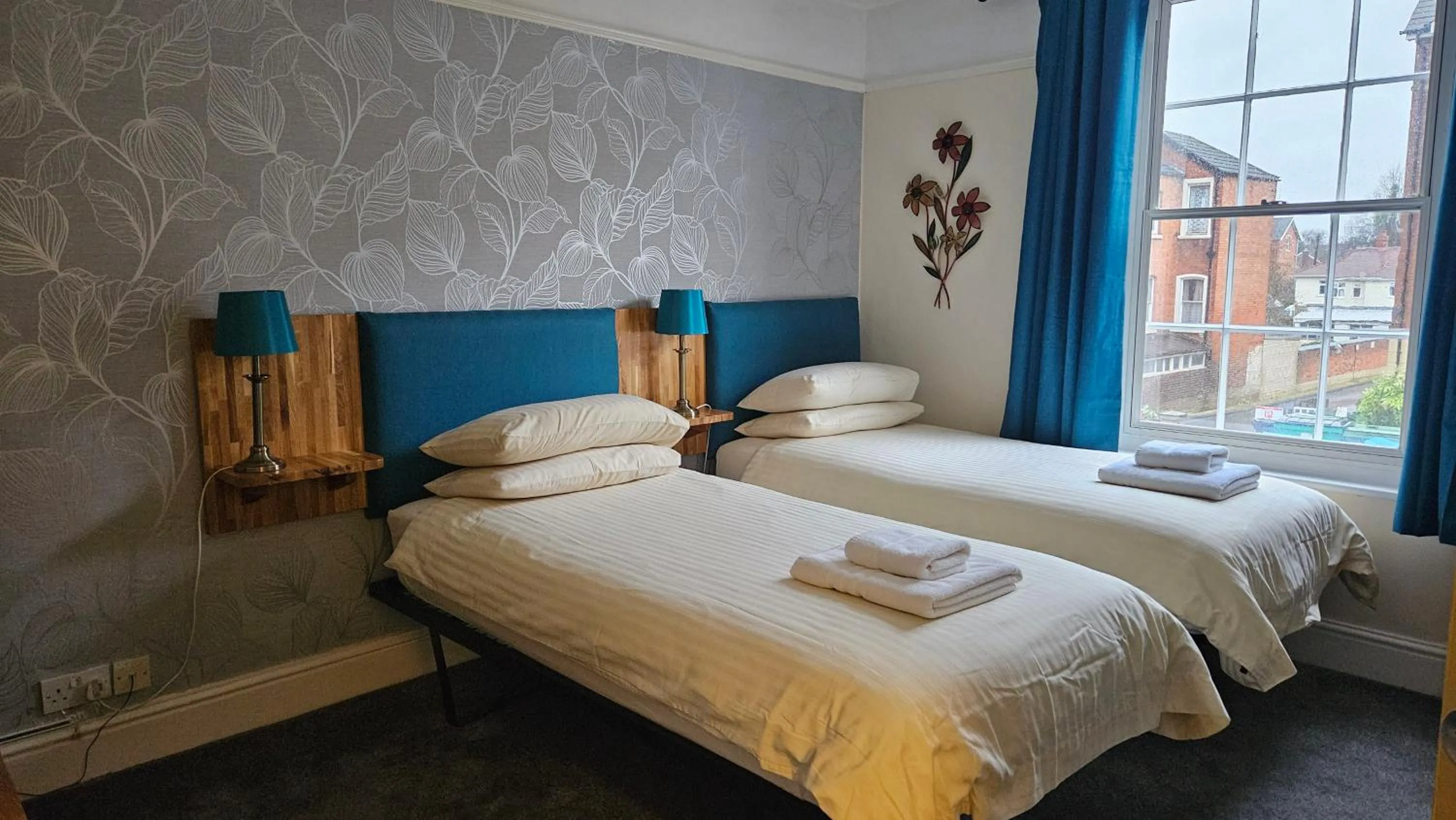 Twin Room in Edward Hotel