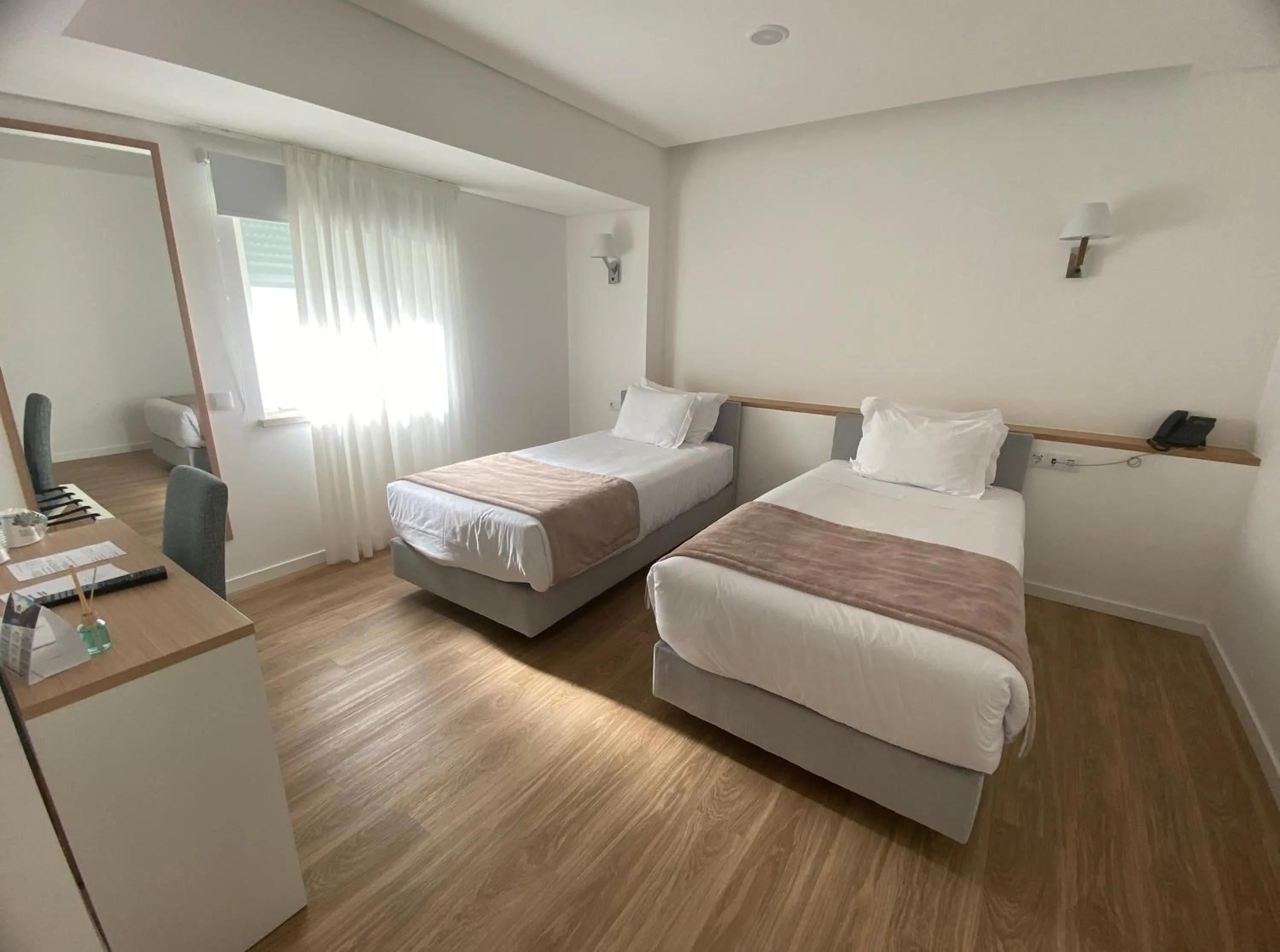 Twin Room - single occupancy - Disability Access in Rupestre Arts Hotel Ródão