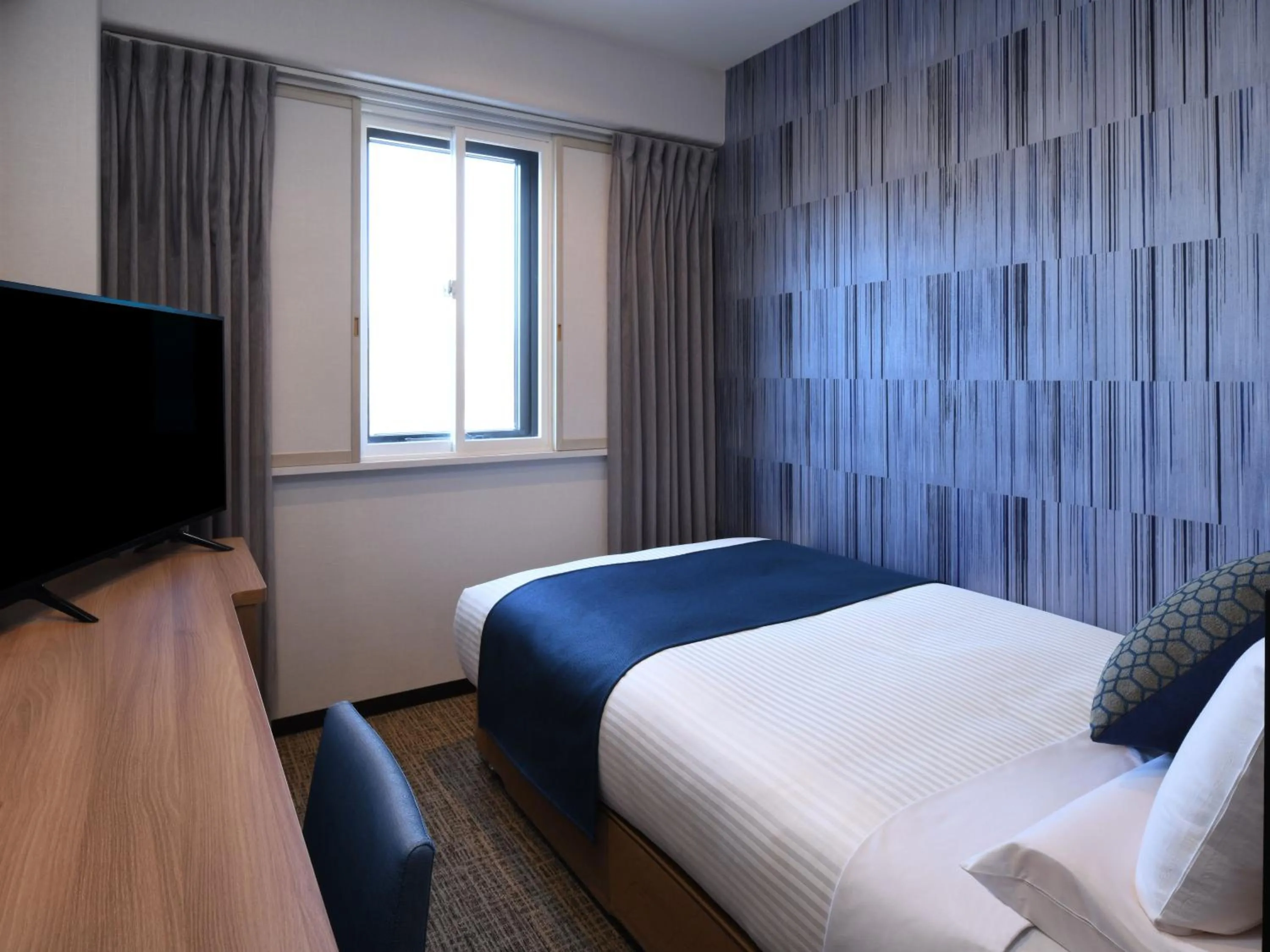 Standard Double Room with Small Double Bed - Non-Smoking in HOTEL MYSTAYS Atsugi