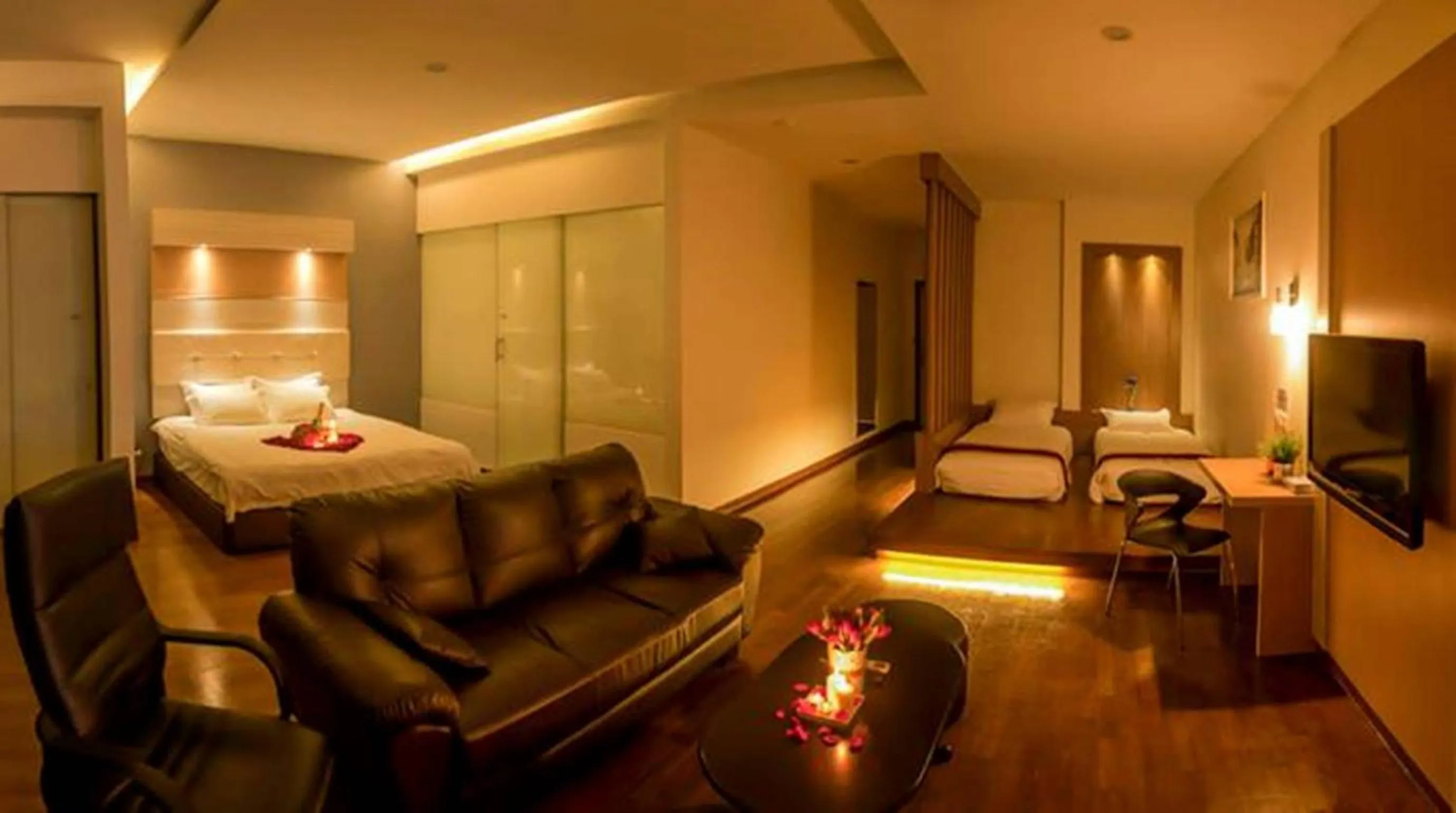Superior Suite with Spa Bath in Avantgarde Hotel