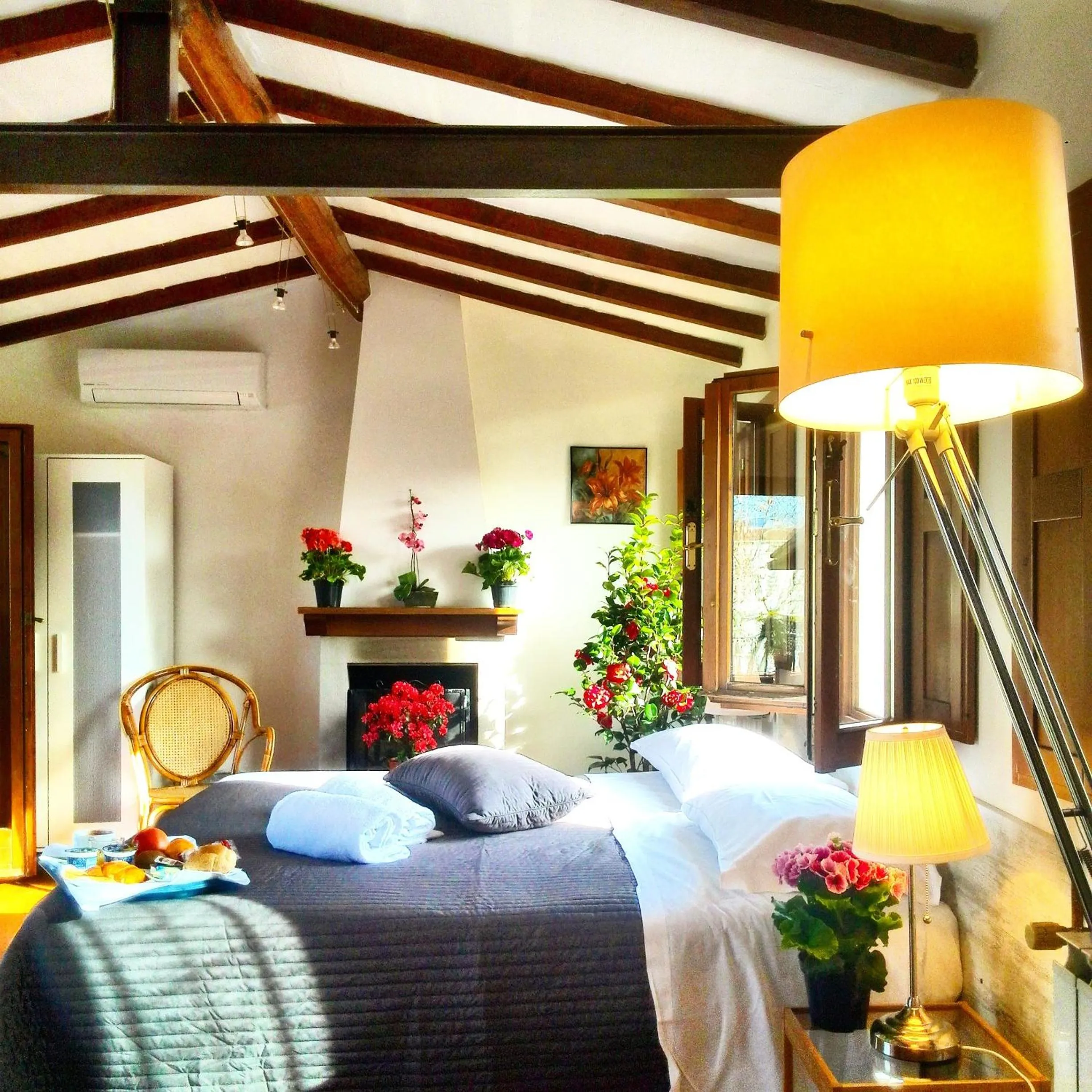 Penthouse with Balcony and River View in Mia Palace