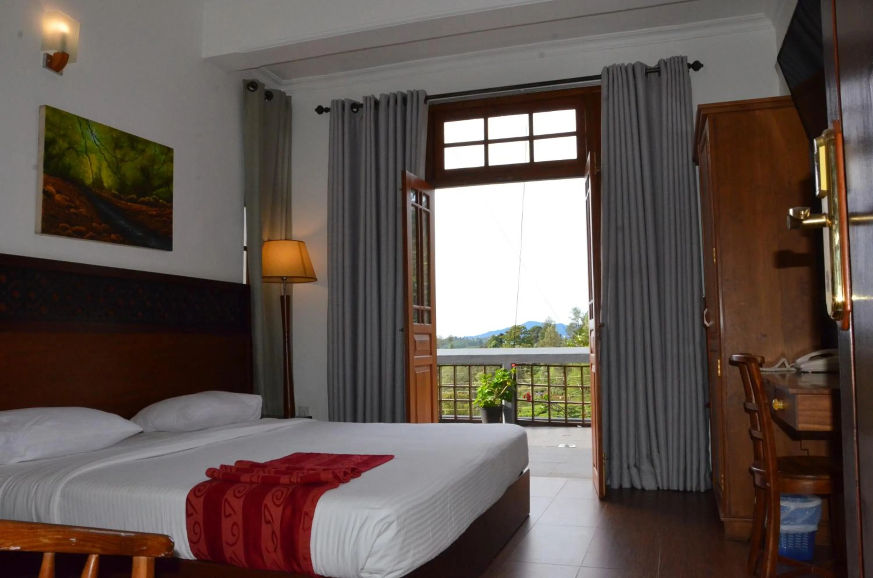 Deluxe Double Room with Balcony - single occupancy in Heaven Seven Nuwara Eliya