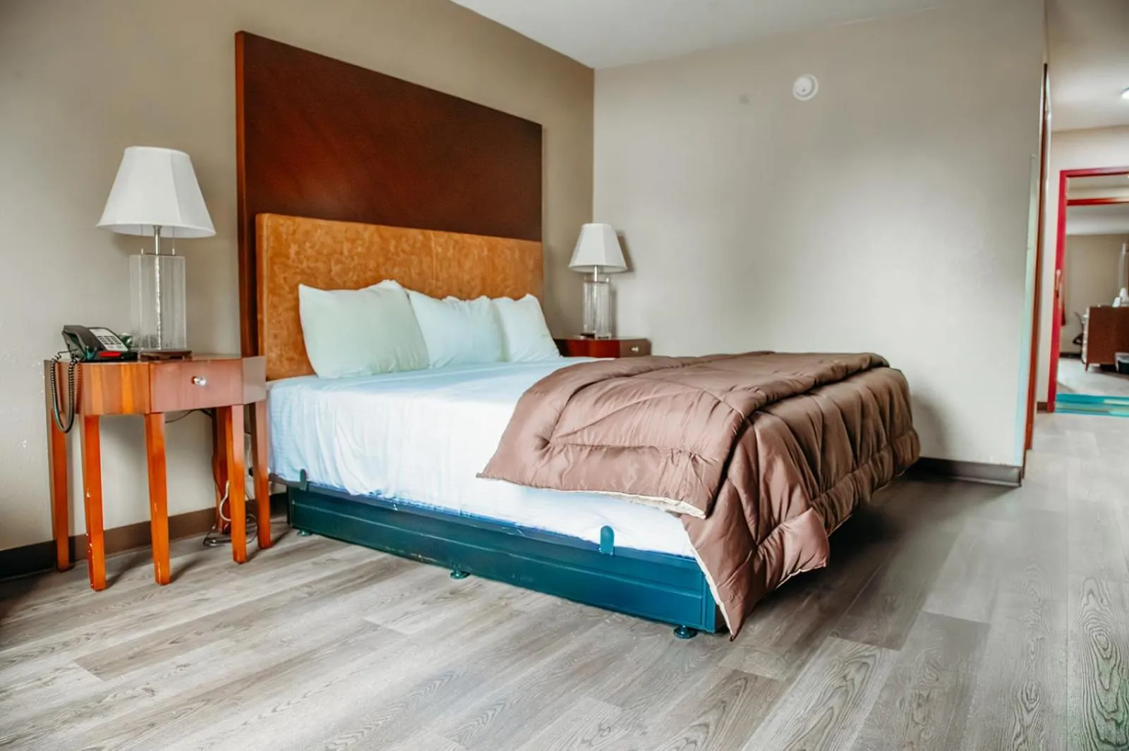 1 KING BED ACCESSIBLE SUITE NONSMOKING in Country Garden & Suites