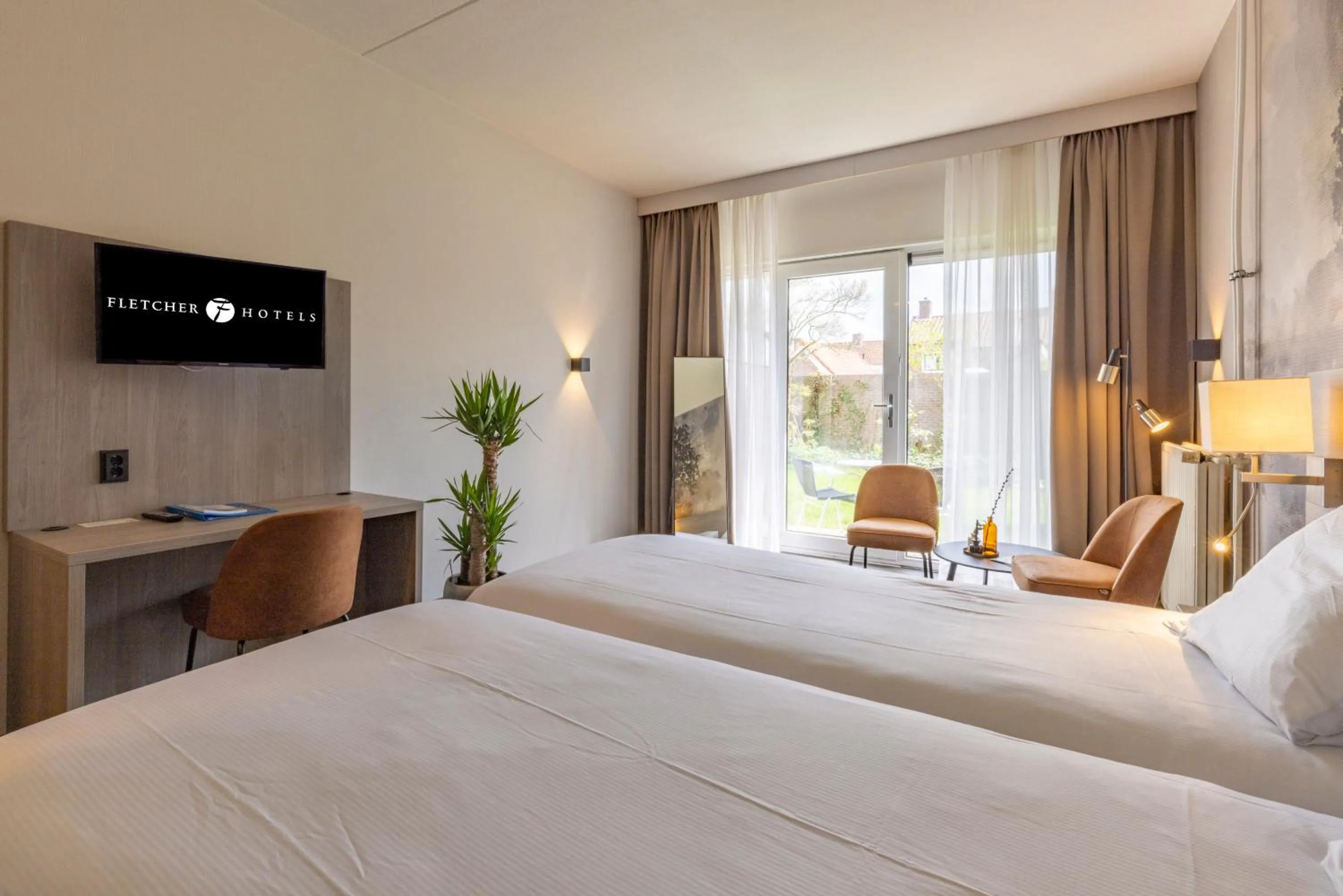 Comfort Double Room with Terrace in Fletcher Hotel Restaurant Hellendoorn