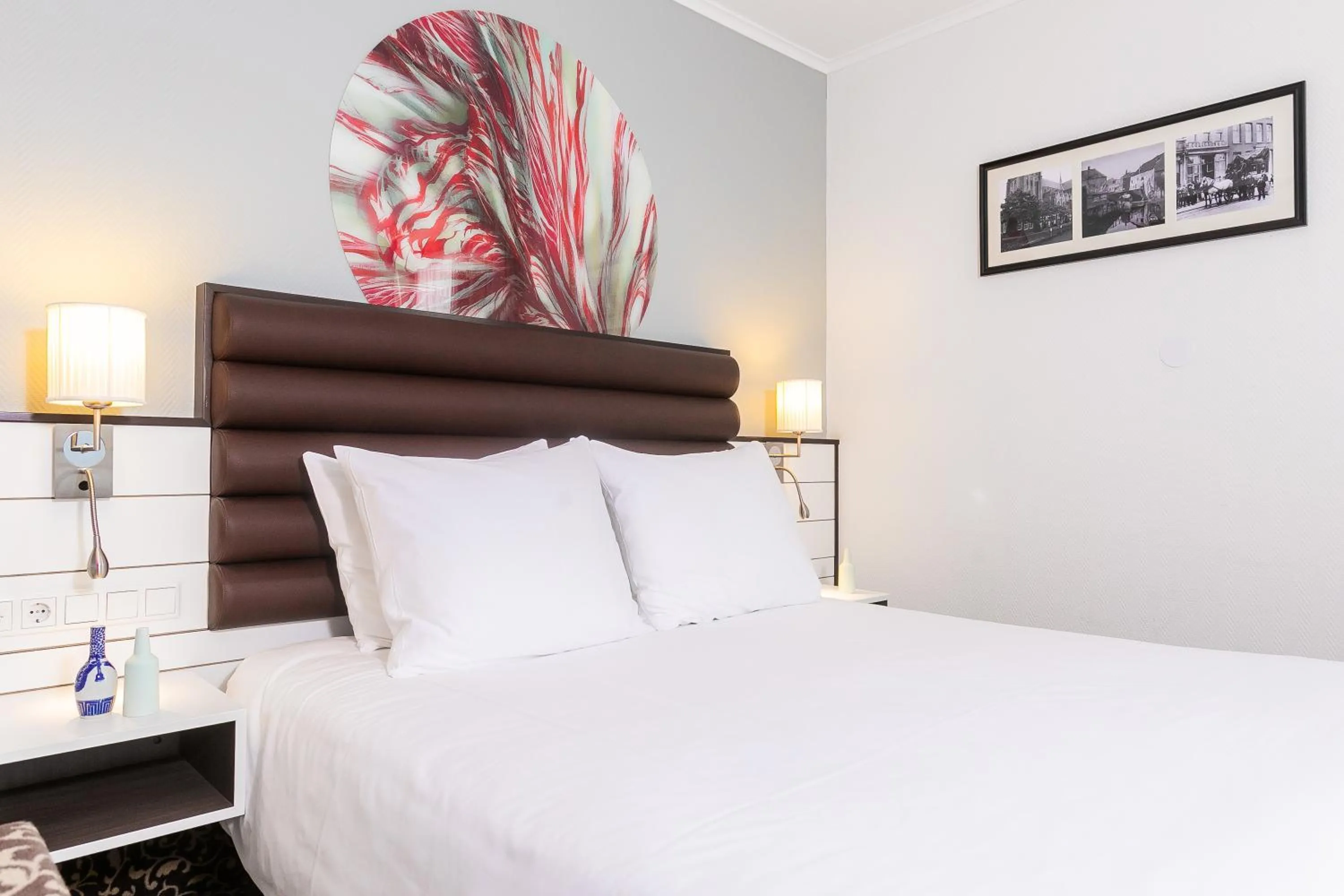 Small Double Room in Golden Tulip Hotel Central