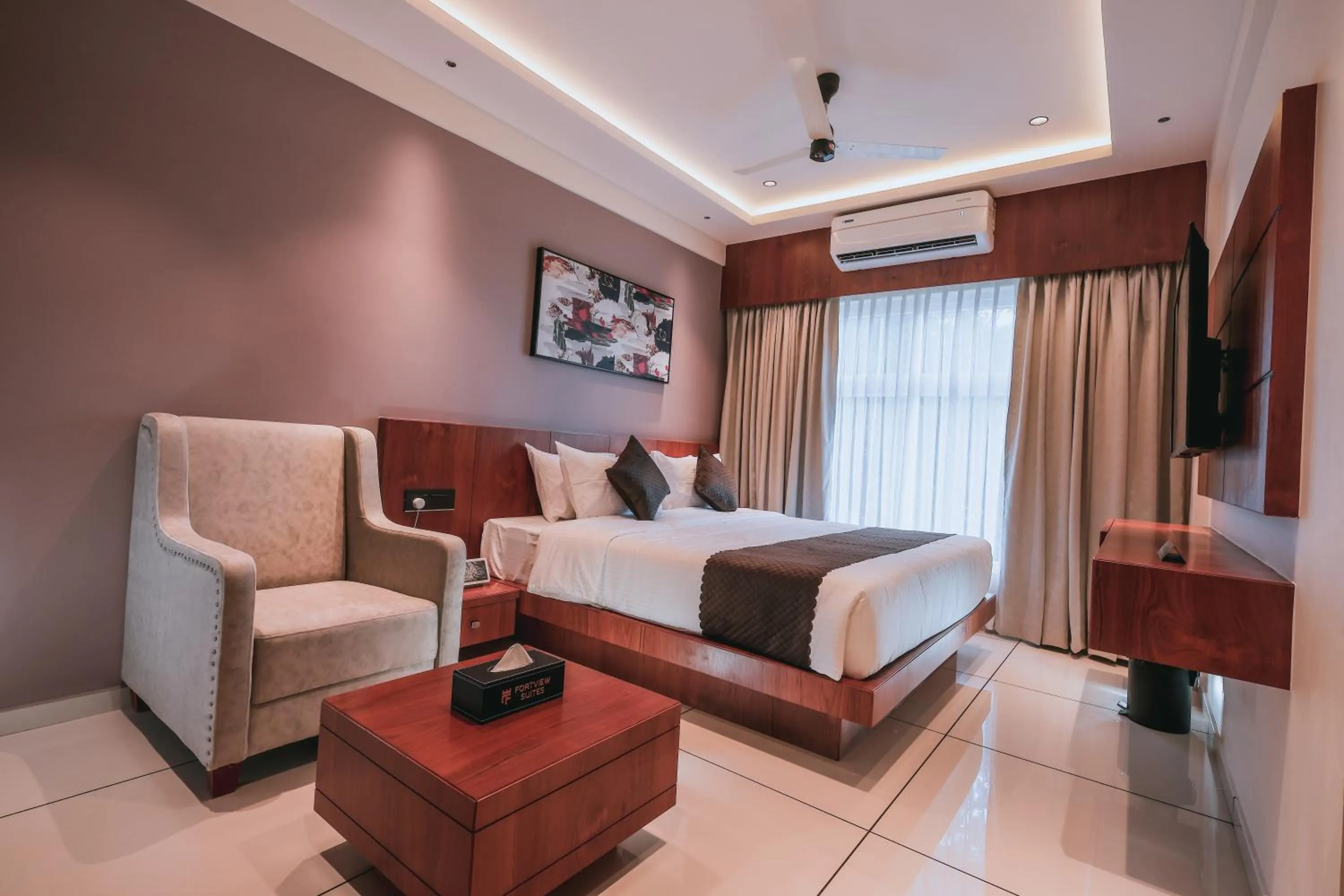 Superior King Room in Fortview Suites