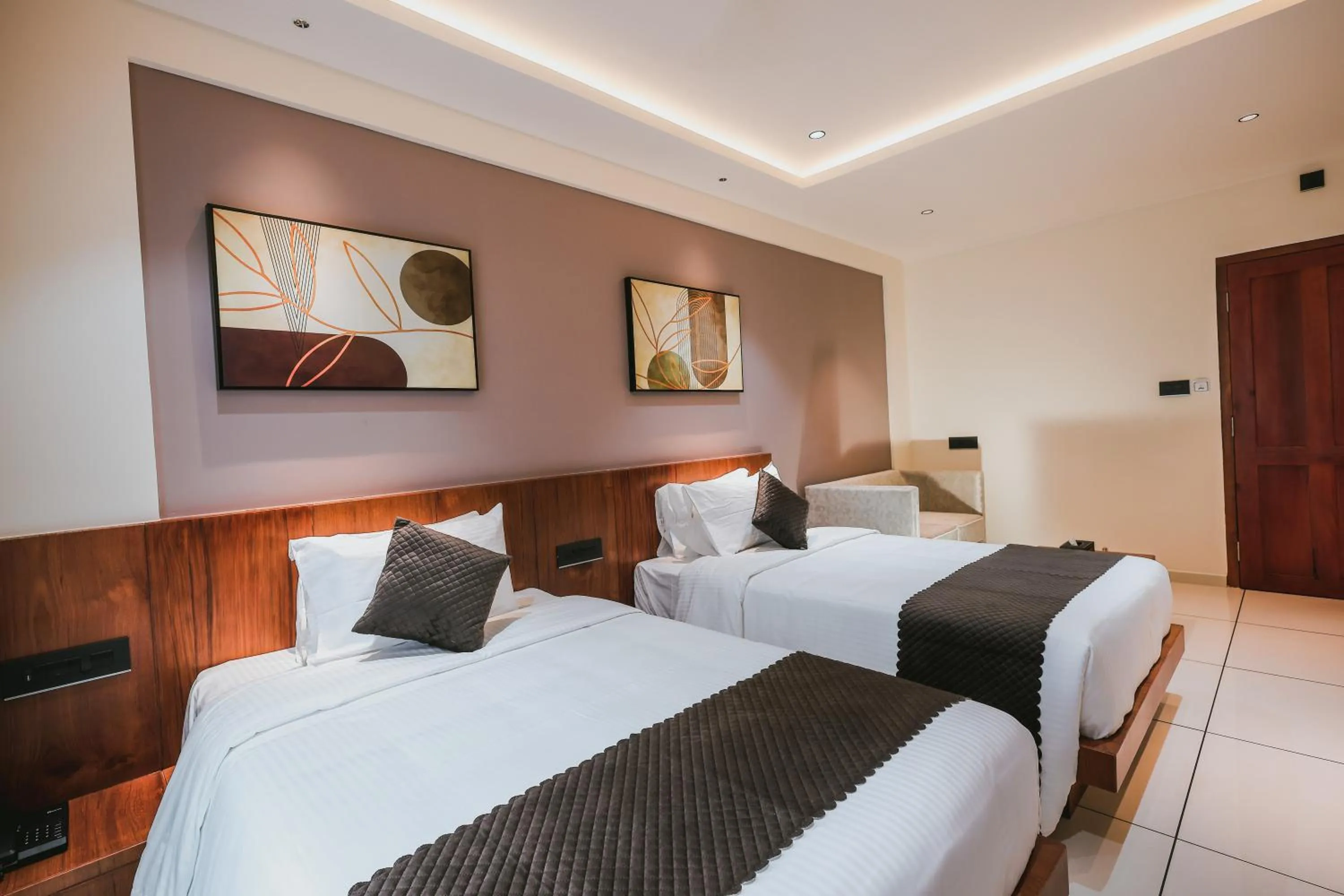 Deluxe Room in Fortview Suites