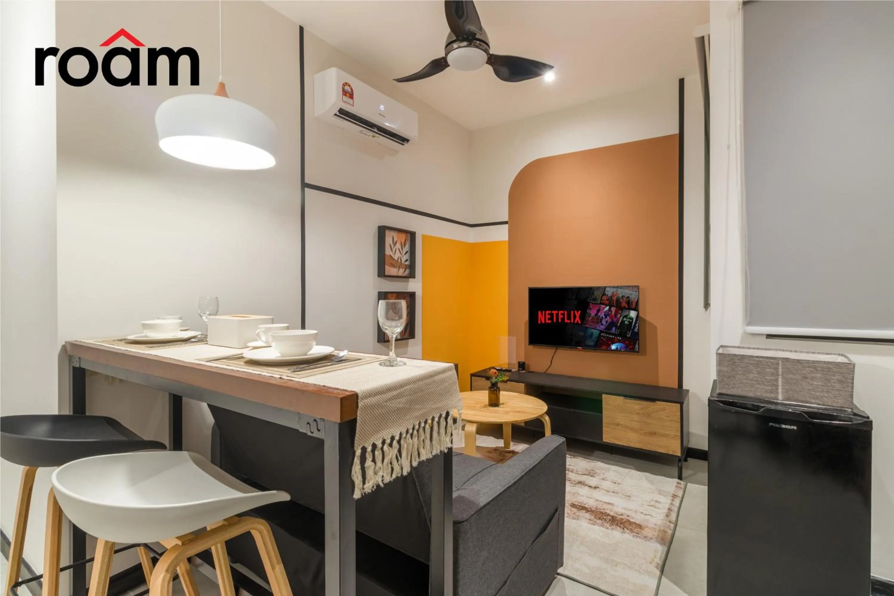 Signature Two Bedrooms in Neu Suites Residence, Embassy Row