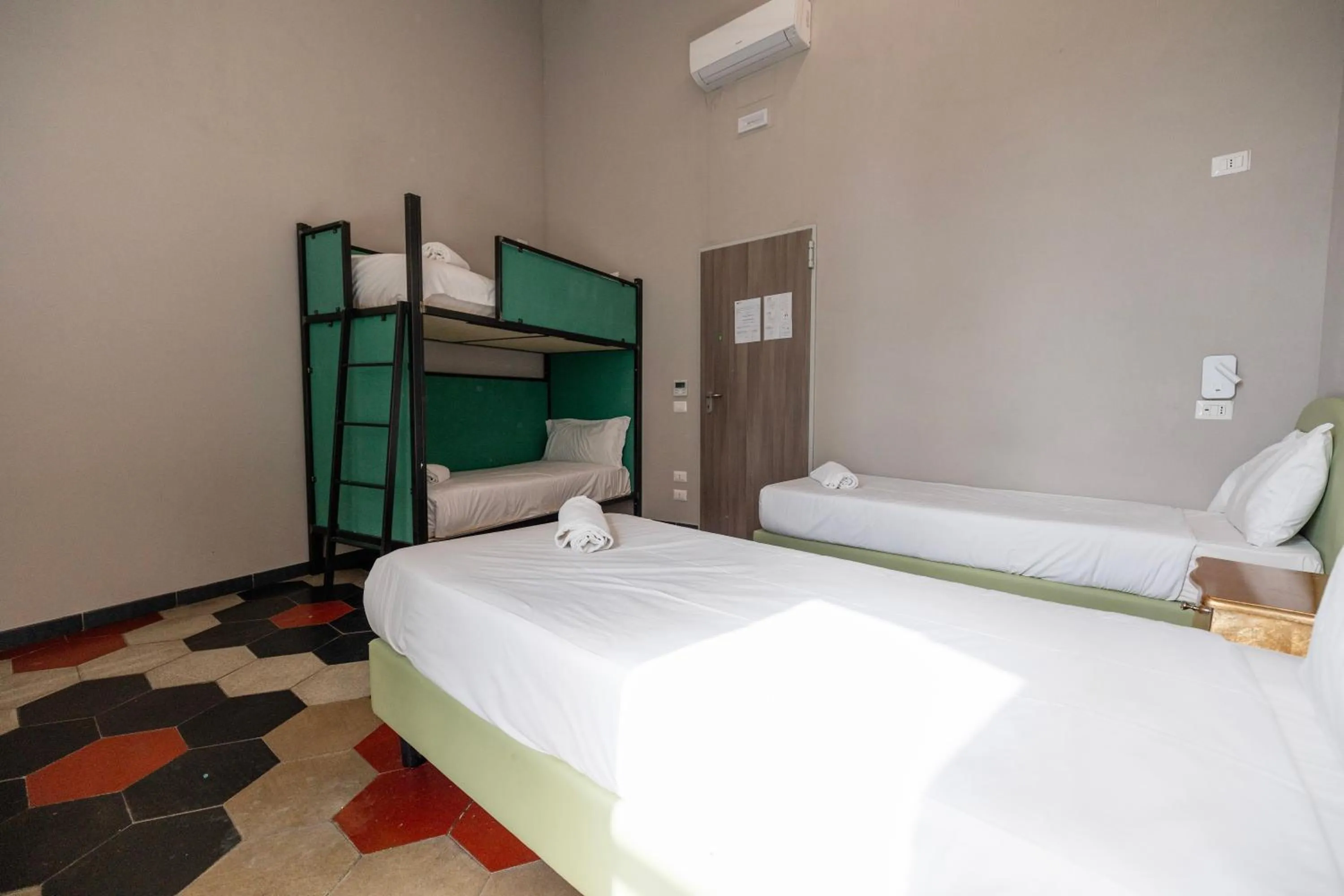 Single Bed in Female Dormitory Room in Borgo Ripa Urban Travel
