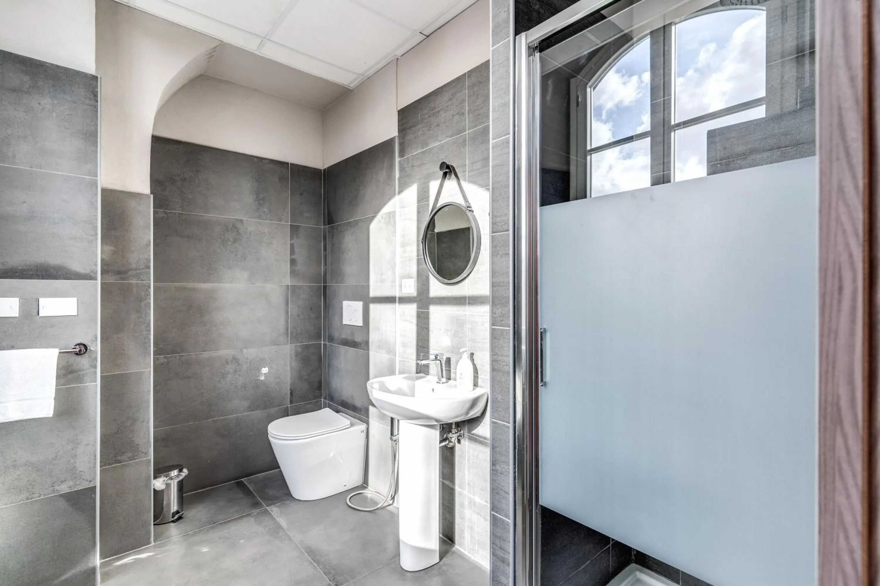 Quadruple Room with Shared Bathroom in Borgo Ripa Urban Travel