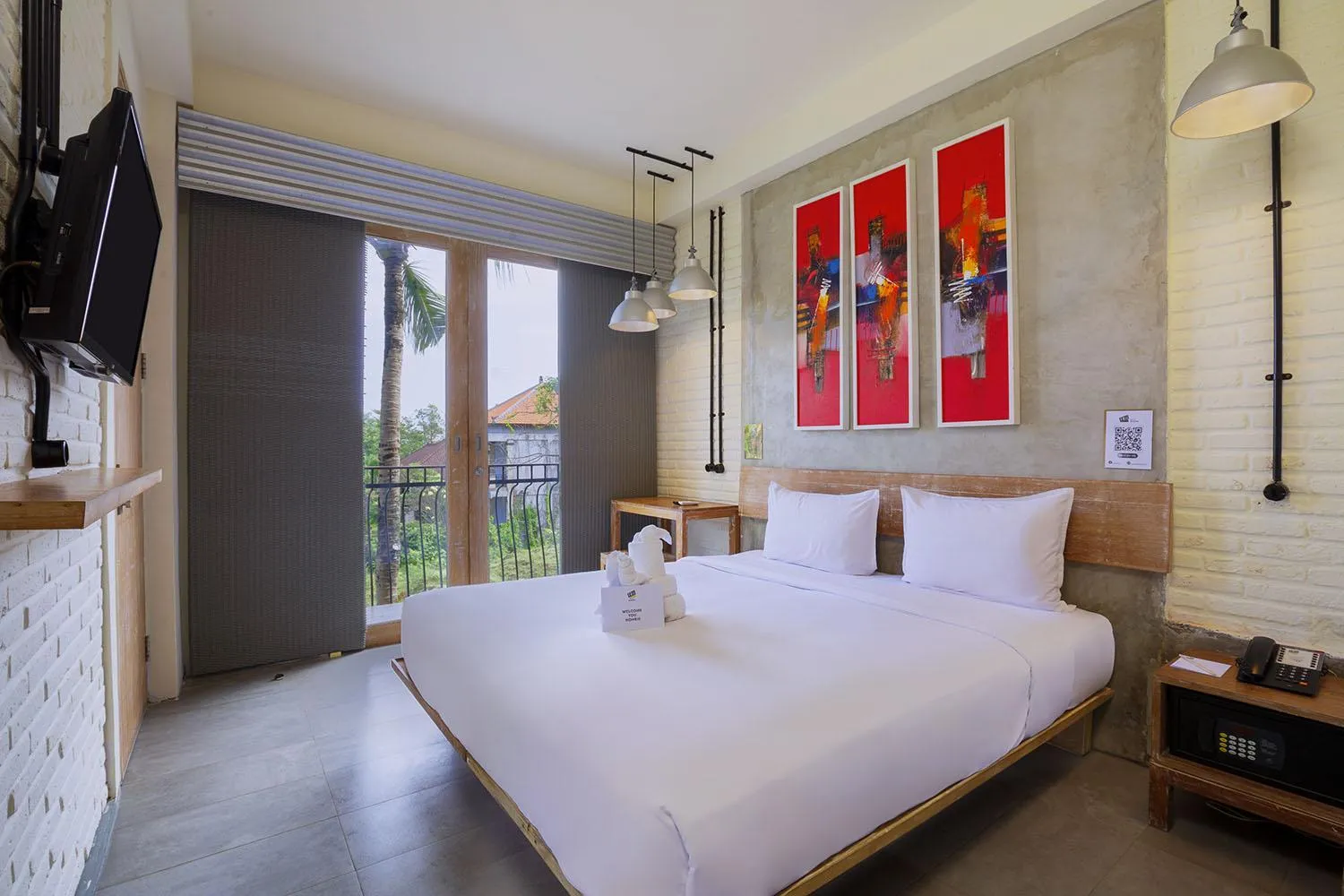 Deluxe Room Balcony with Pool View in FRii Bali Echo Beach