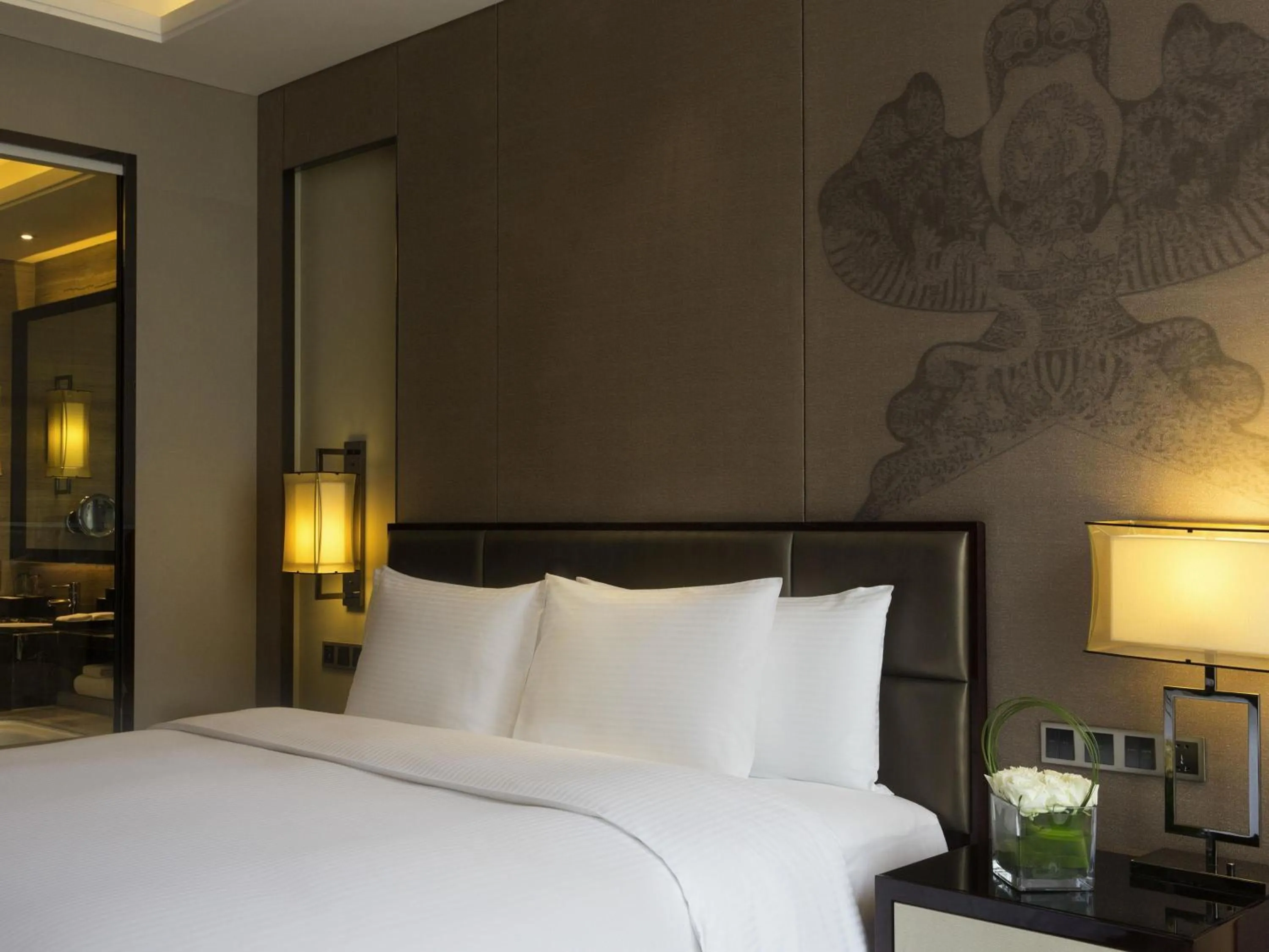 Superior King Room in Pullman Weifang