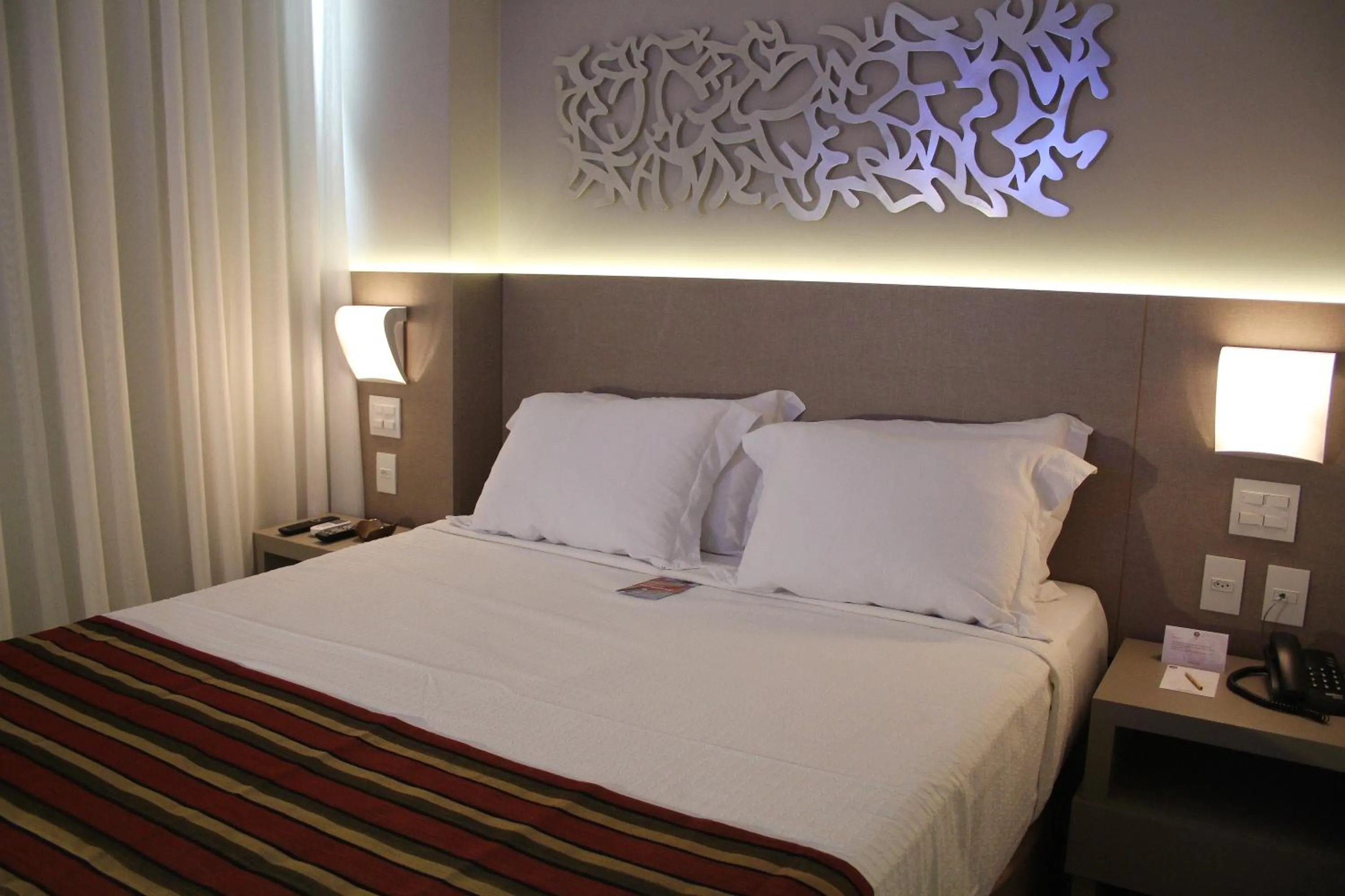 Luxury Double Room with Double Bed in Hotel Beaga Convention Expominas by MHB