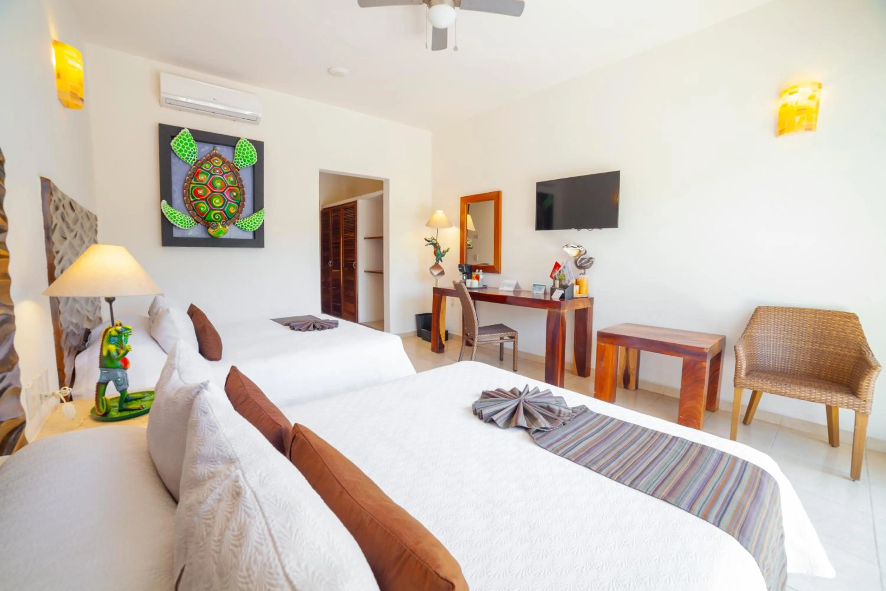 Standard Double Room with Mountain View in Quinta Bella Huatulco