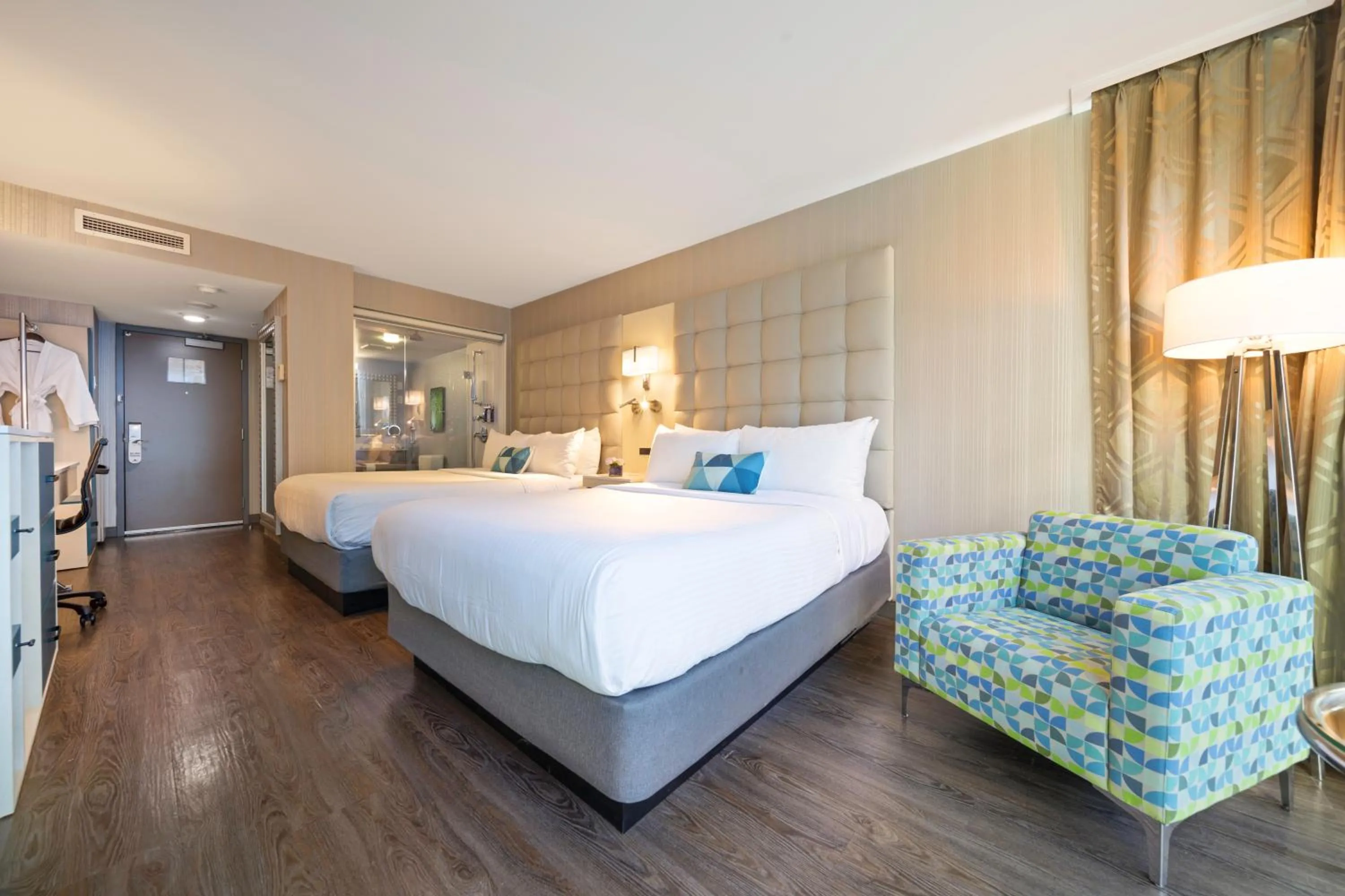 Deluxe Queen Room with Two Queen Beds in Hotel BLU