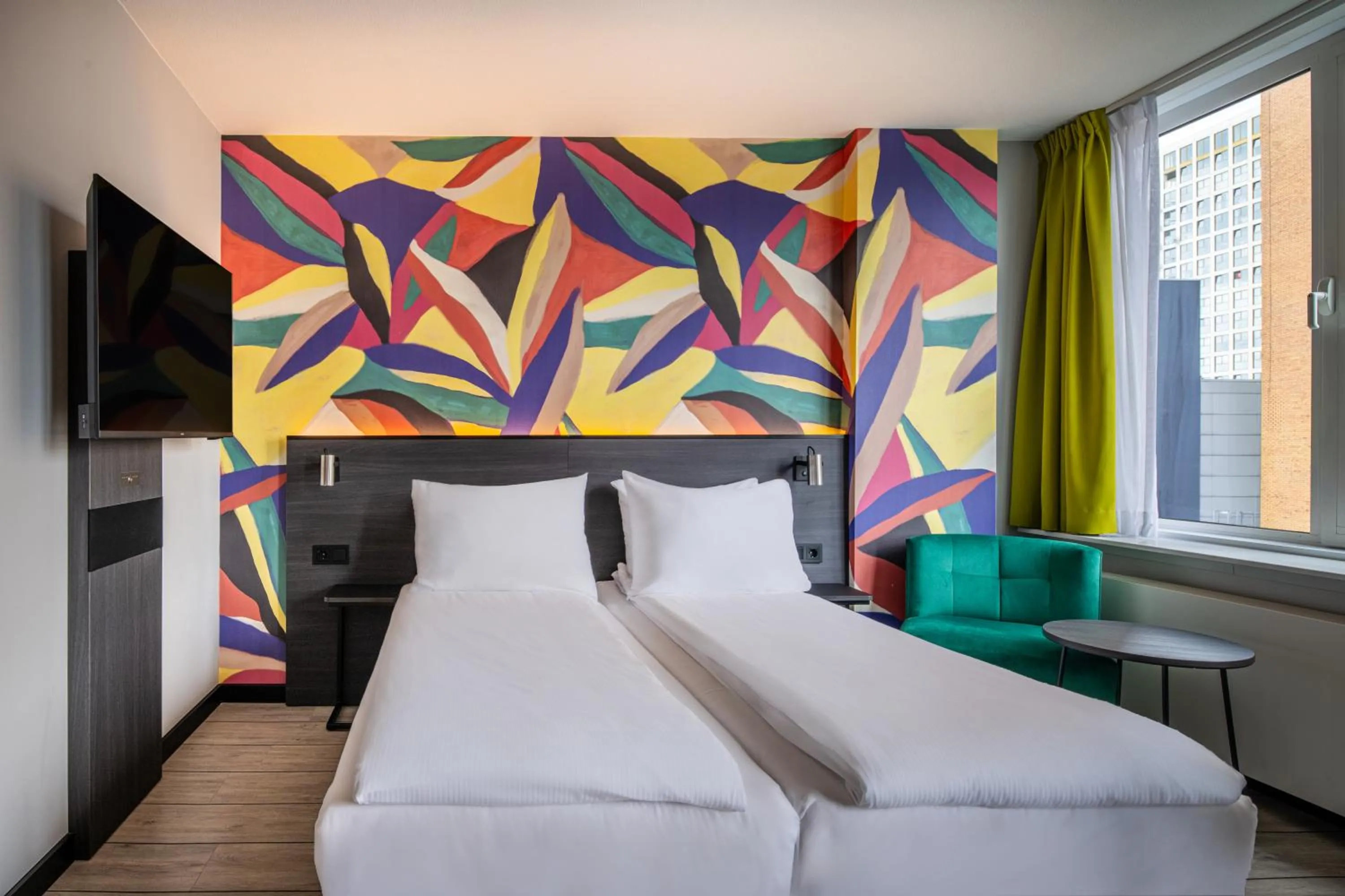 Business twin room in Thon Hotel Rotterdam City Centre