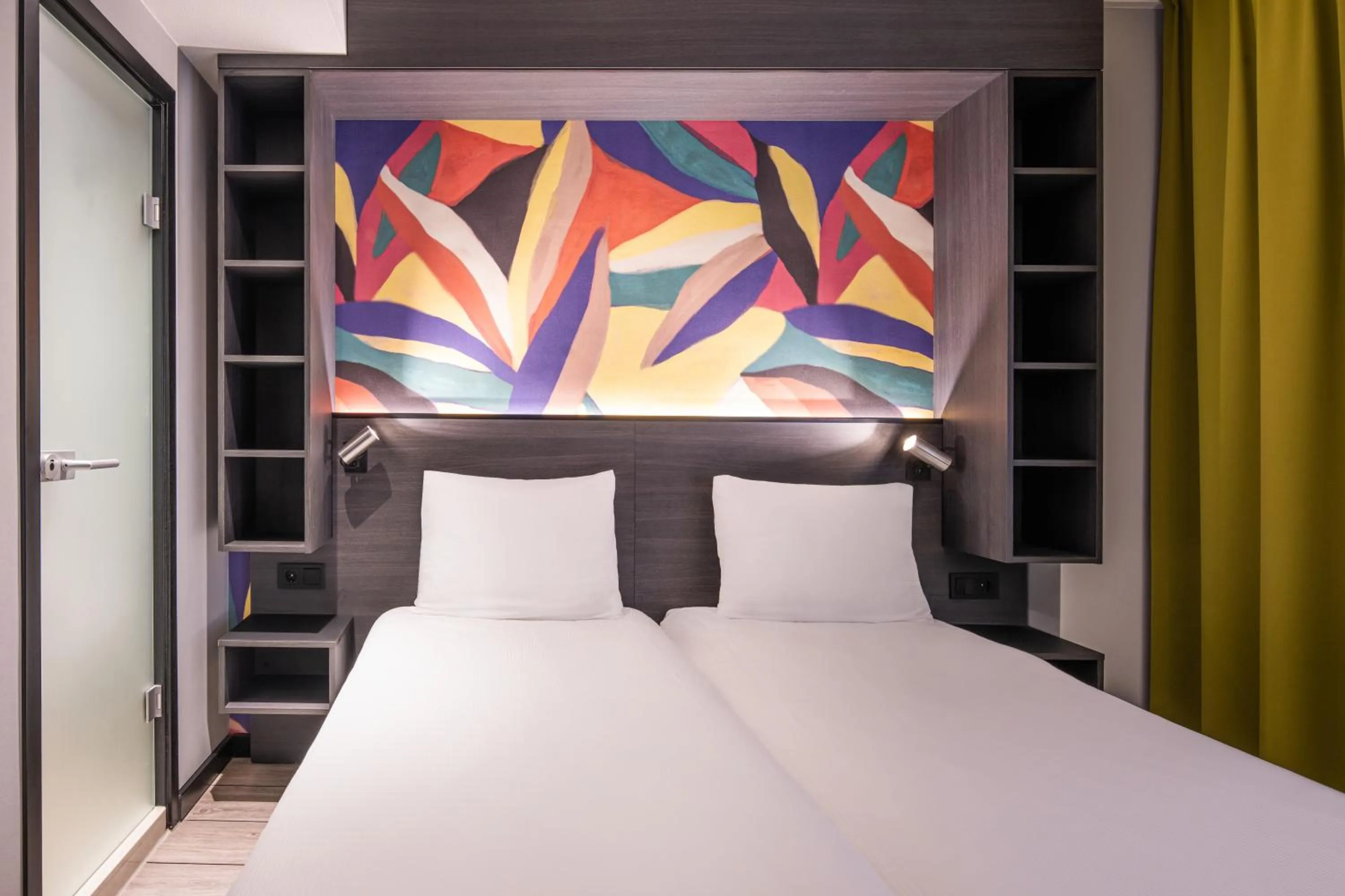 Classic Double or Twin Room in Thon Hotel Rotterdam City Centre