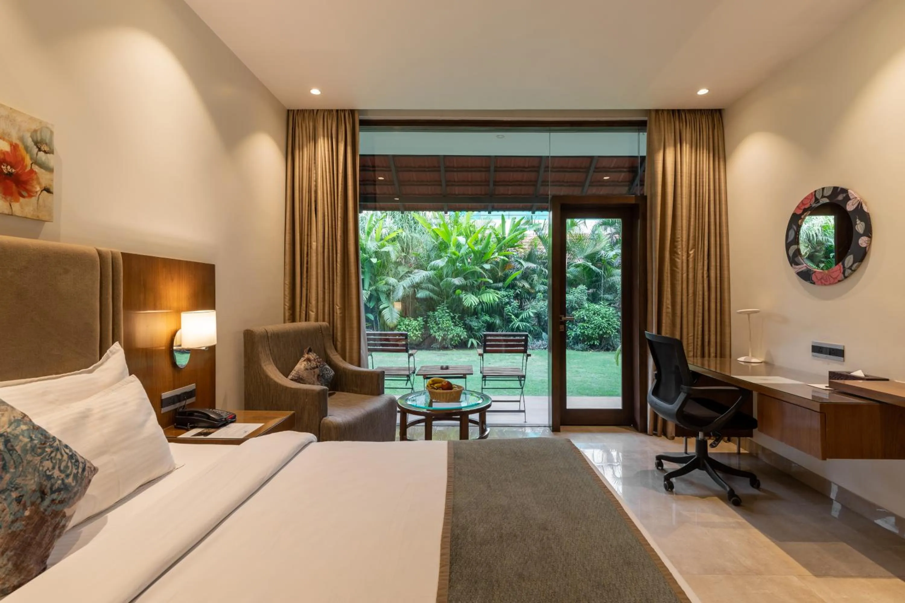 Deluxe King Room - single occupancy in Kwality's Motel Shiraz