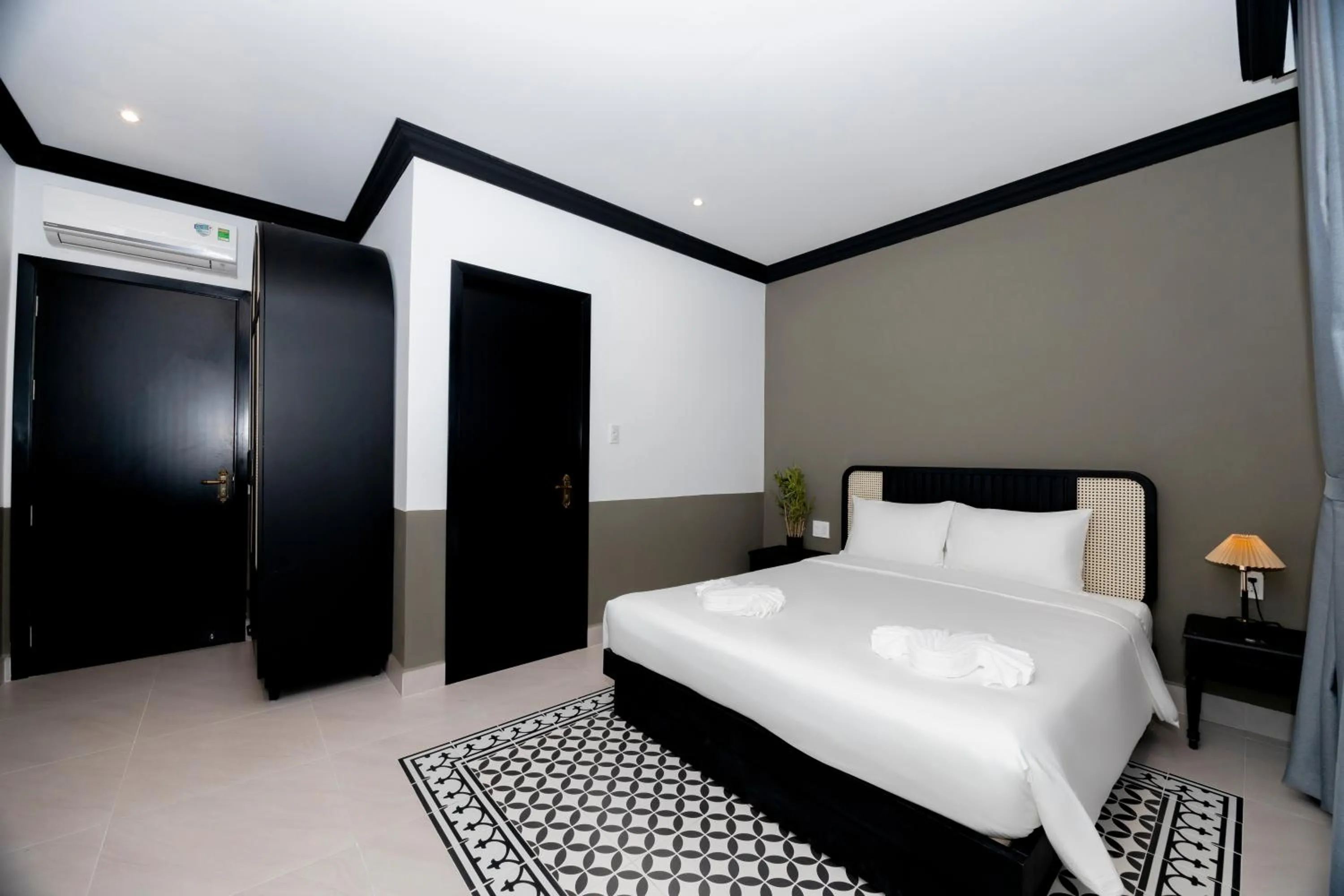 King Room with Garden View in SUNSET BAY RETREAT