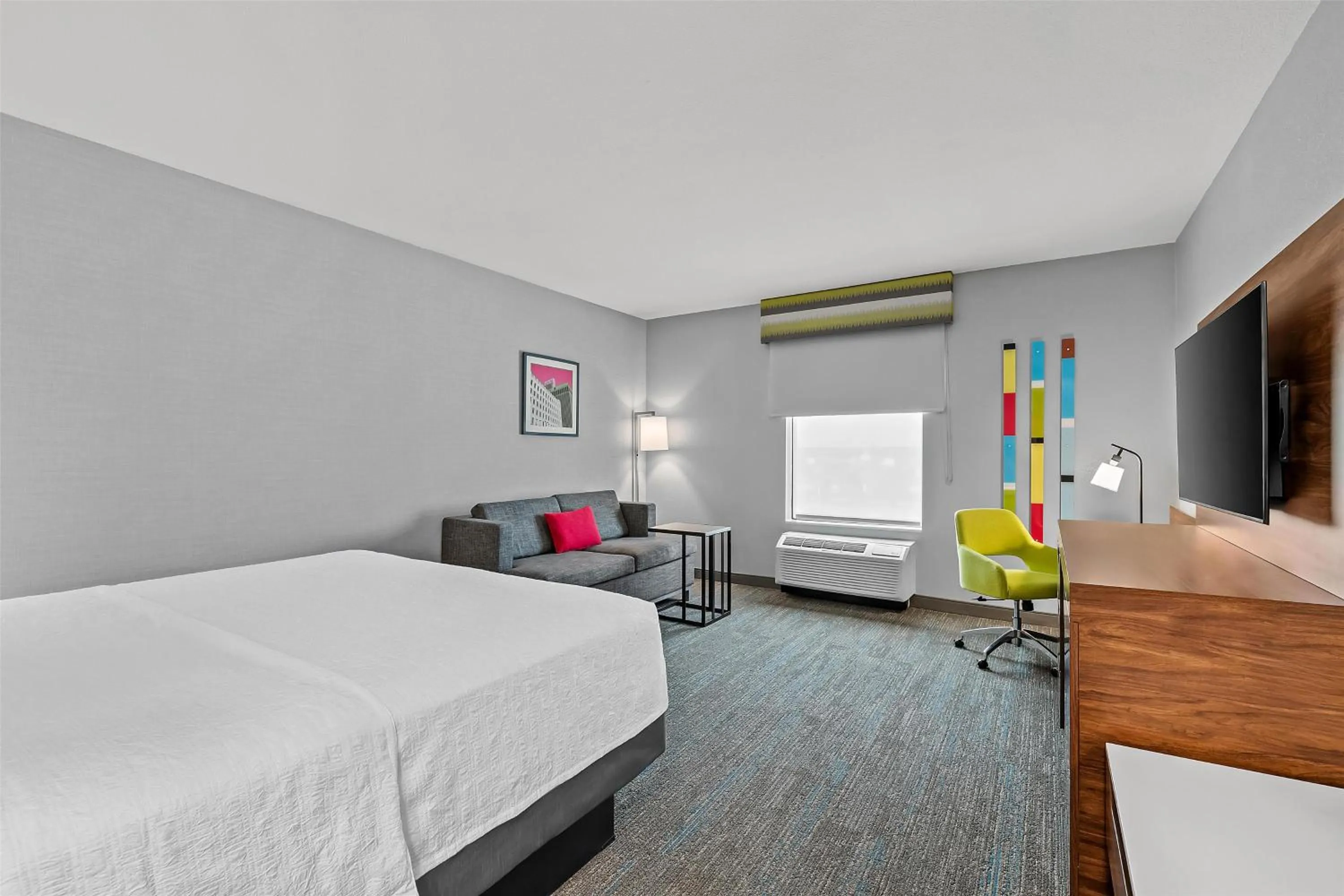 King Room with Sofa Bed - Non-Smoking in Hampton Inn Omaha/West Dodge Road, Old Mill