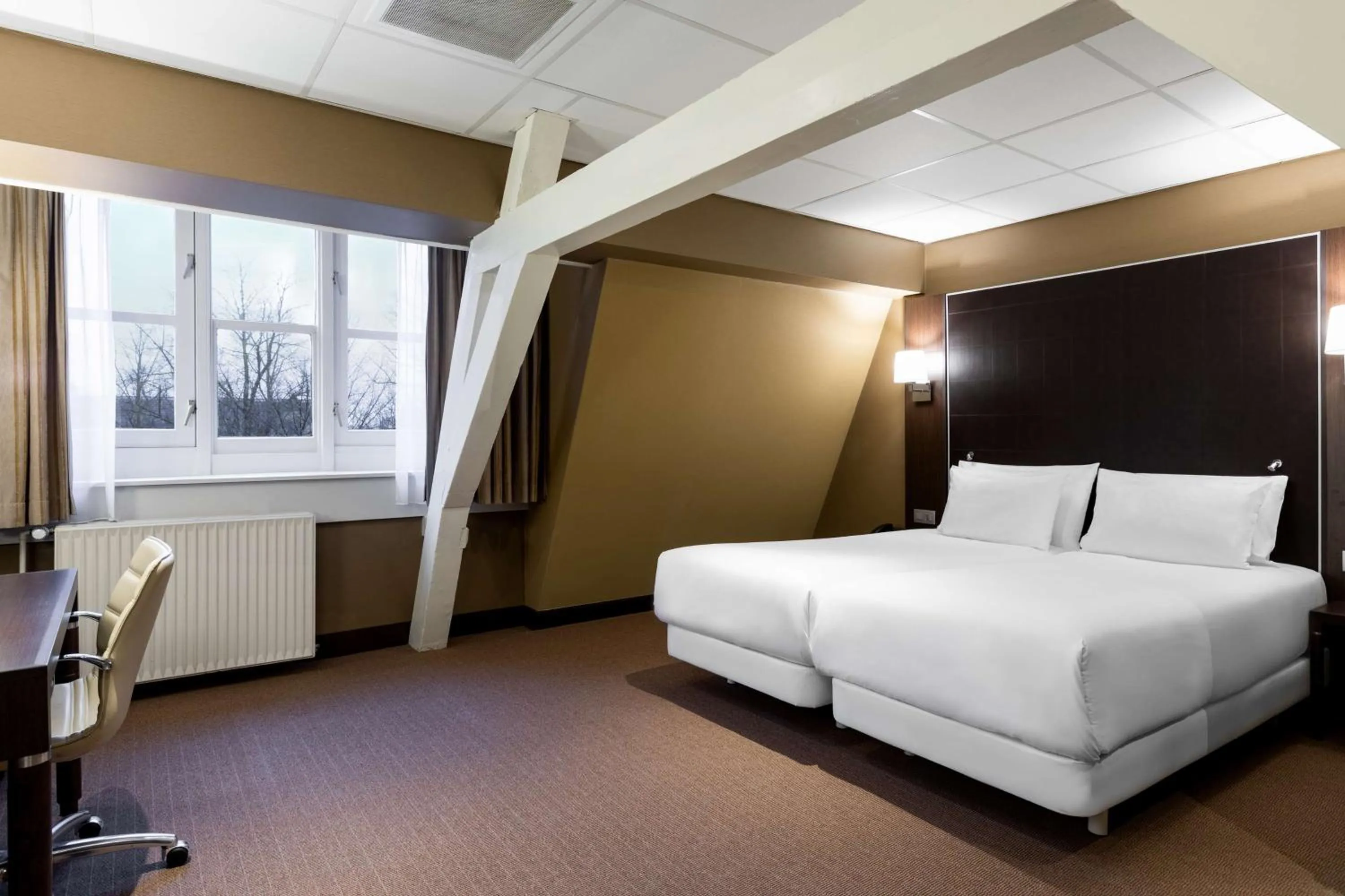 Superior Double Room with View in NH Centre Utrecht Hotel