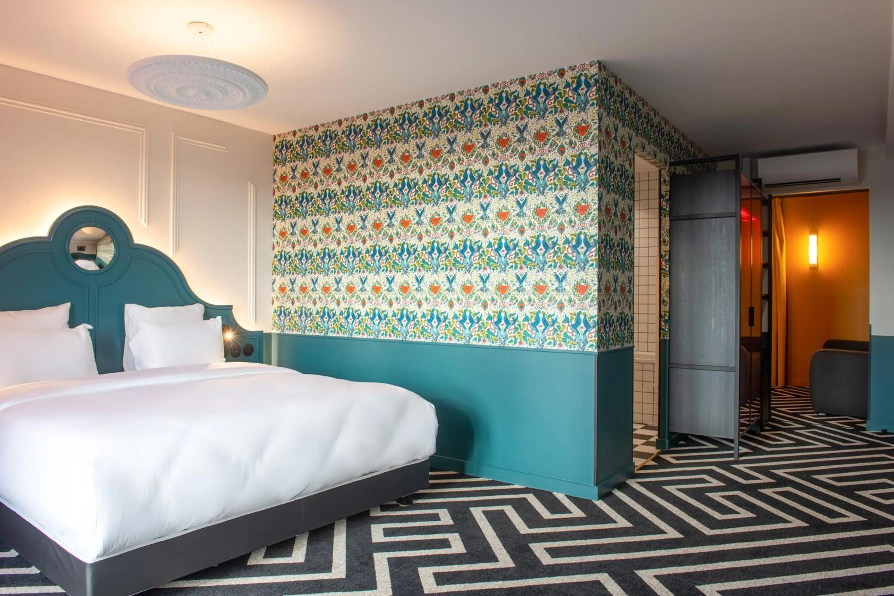 Deluxe Suite in LABE Hôtel Tours Centre Gare