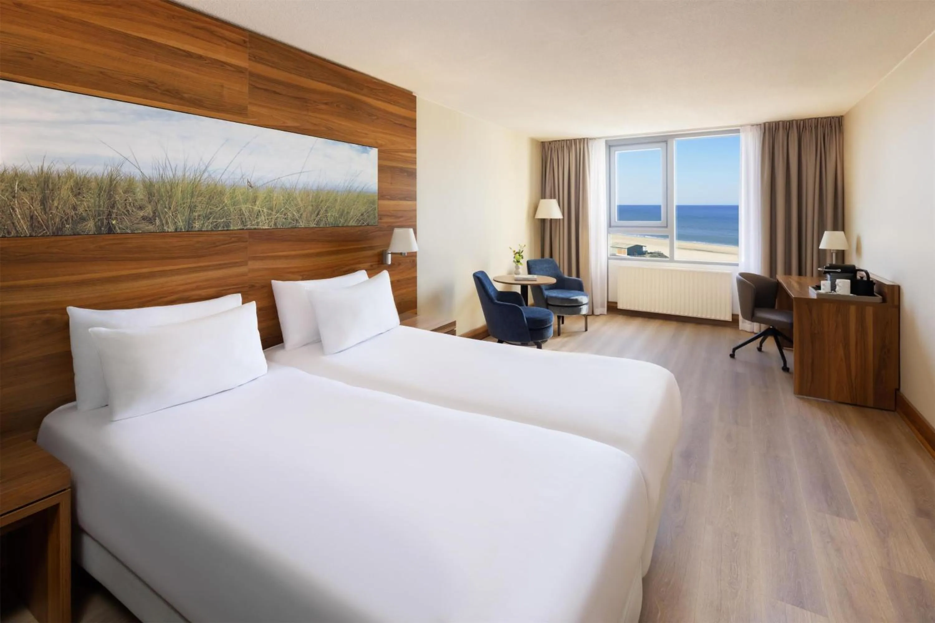 Standard Quadruple Room with Sea View in NH Zandvoort Hotel