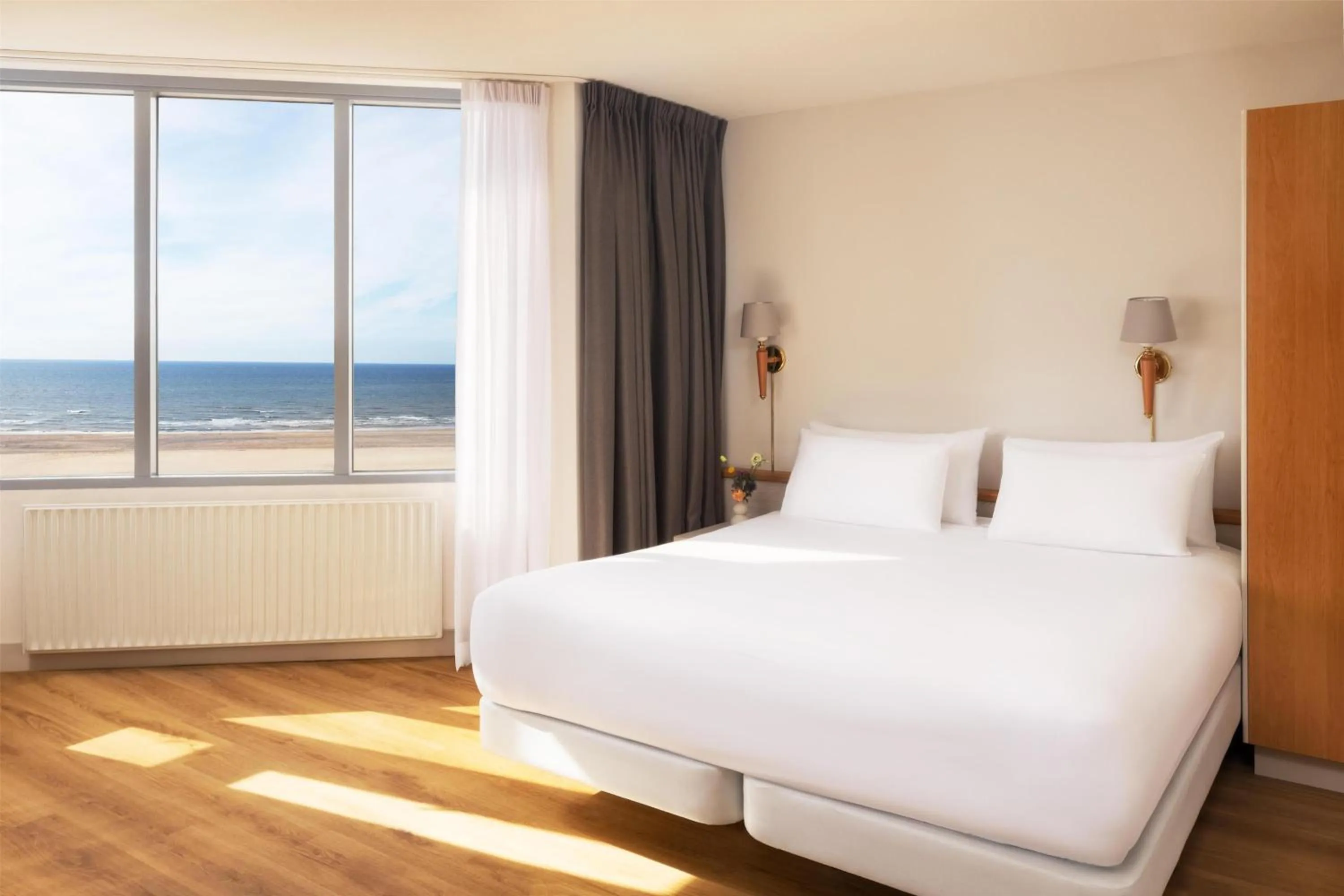 Family Quadruple Room in NH Zandvoort Hotel