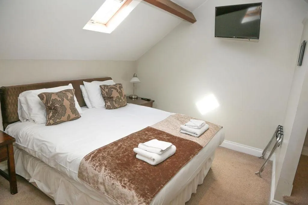 Deluxe King Room in The Maypole at Wellow