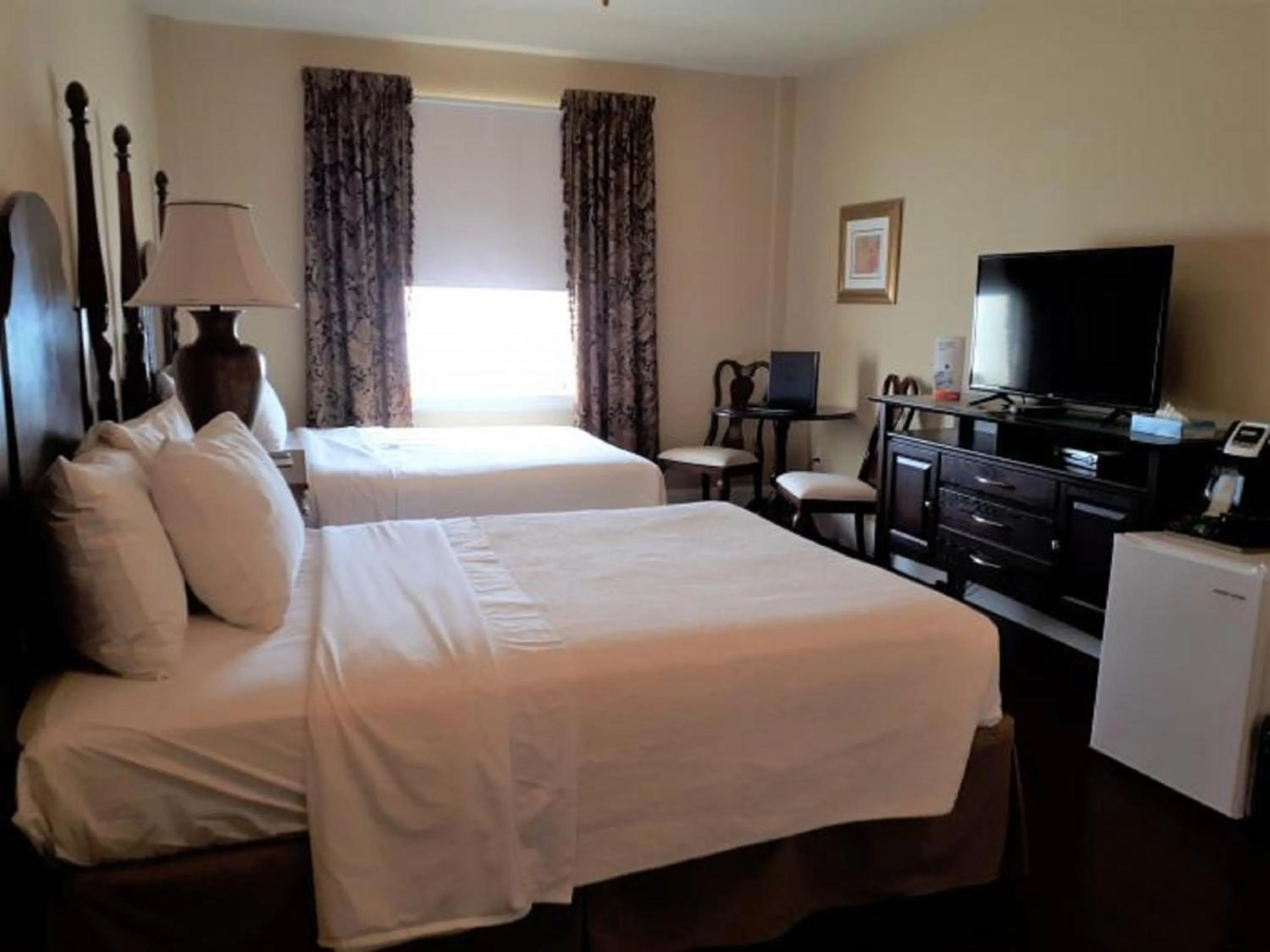 Standard Double or Twin Room in Grant Hall Hotel