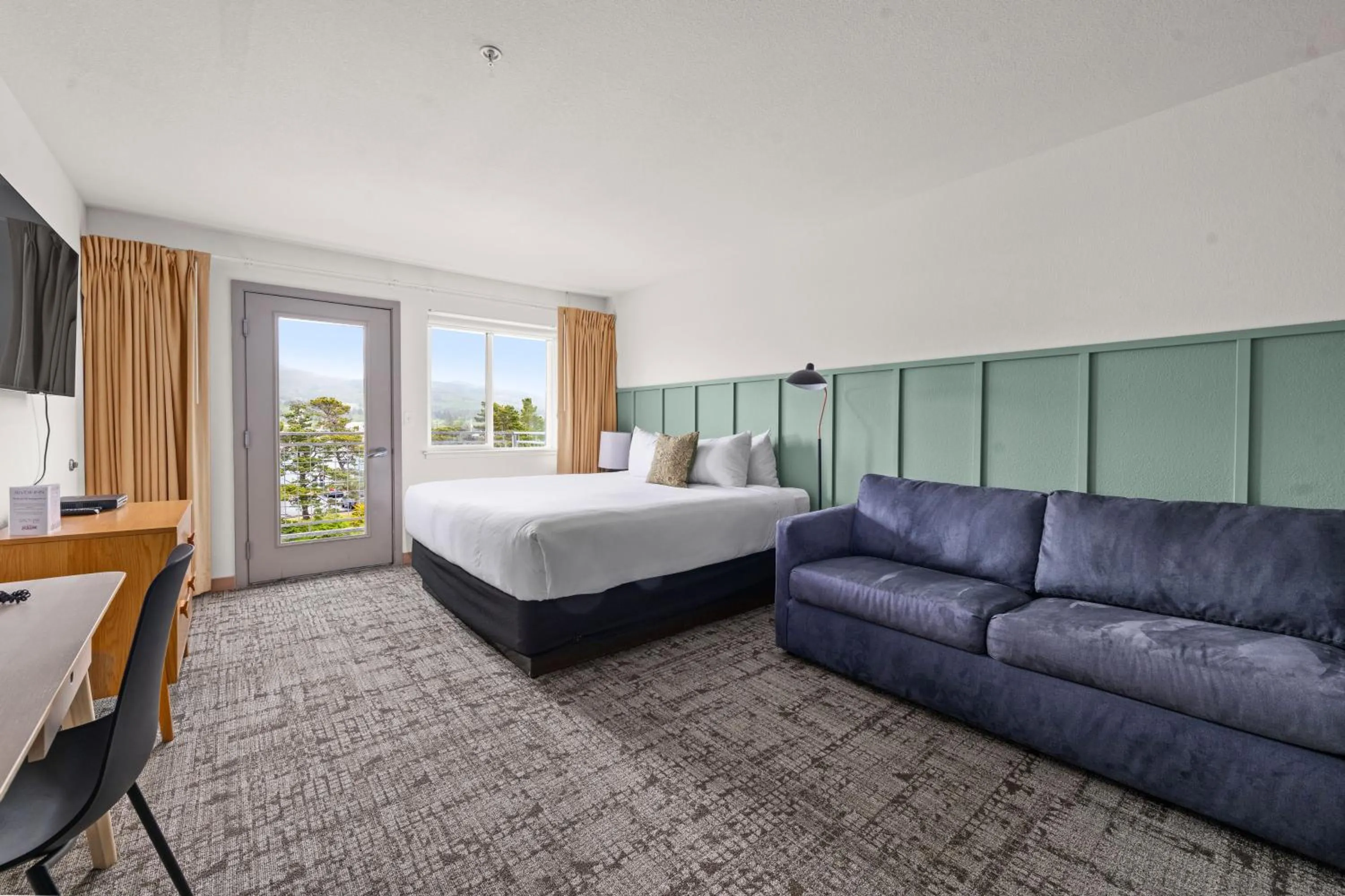 Queen Room in River Inn at Seaside