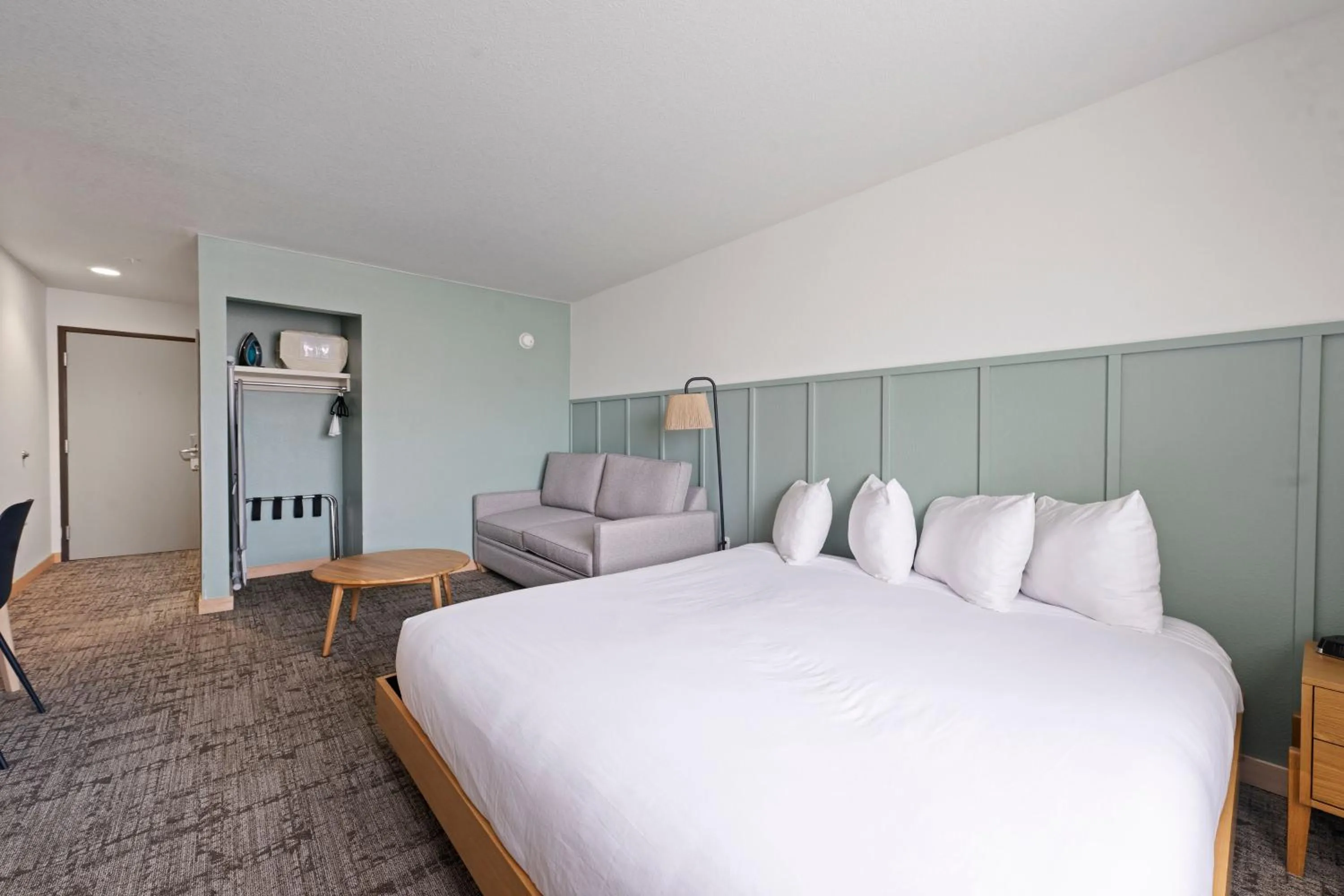 King Room with River View in River Inn at Seaside