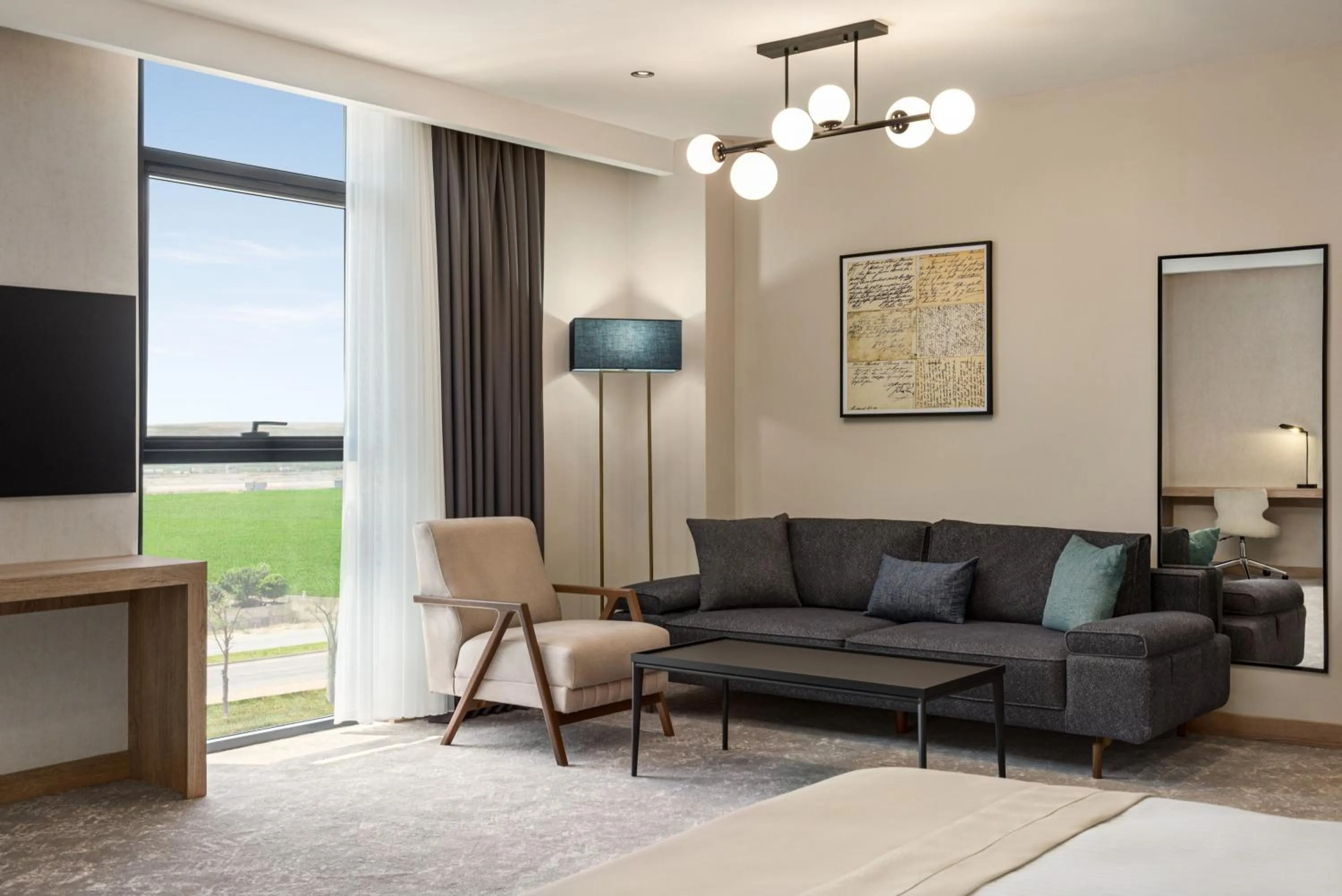 Executive King Business Room, City View - single occupancy in Ramada Plaza By Wyndham Batman