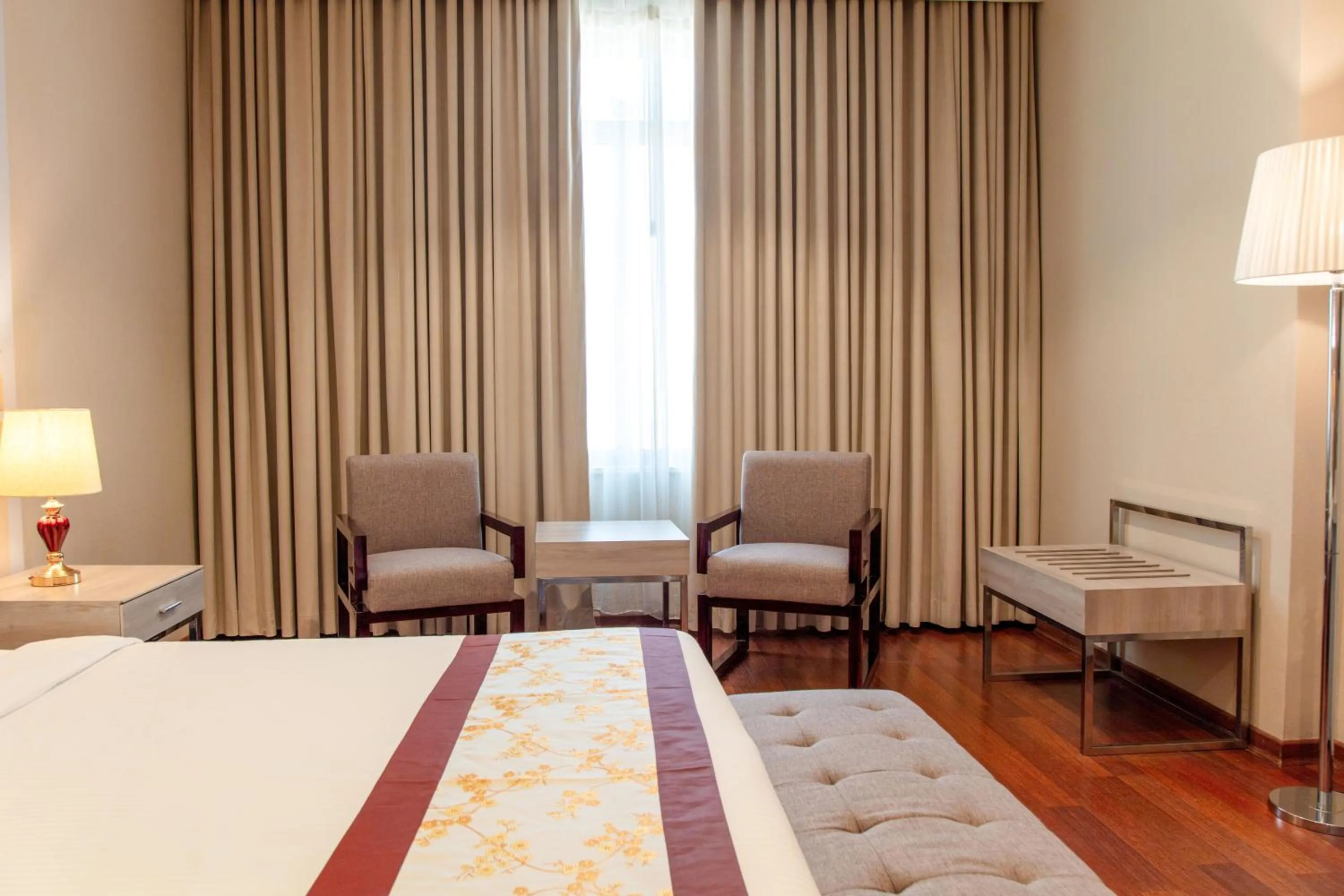 Deluxe Twin Room in City Tower Hotel